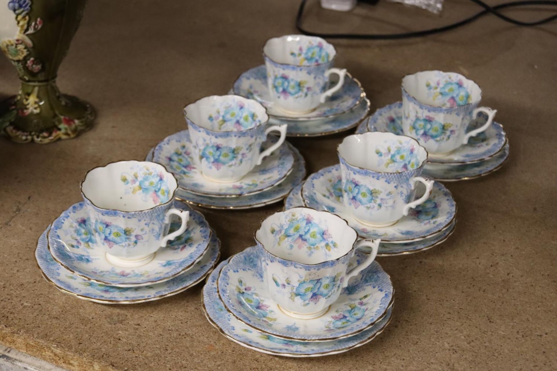 A SET OF SIX VINTAGE CHINA TRIOS - Image 4 of 4