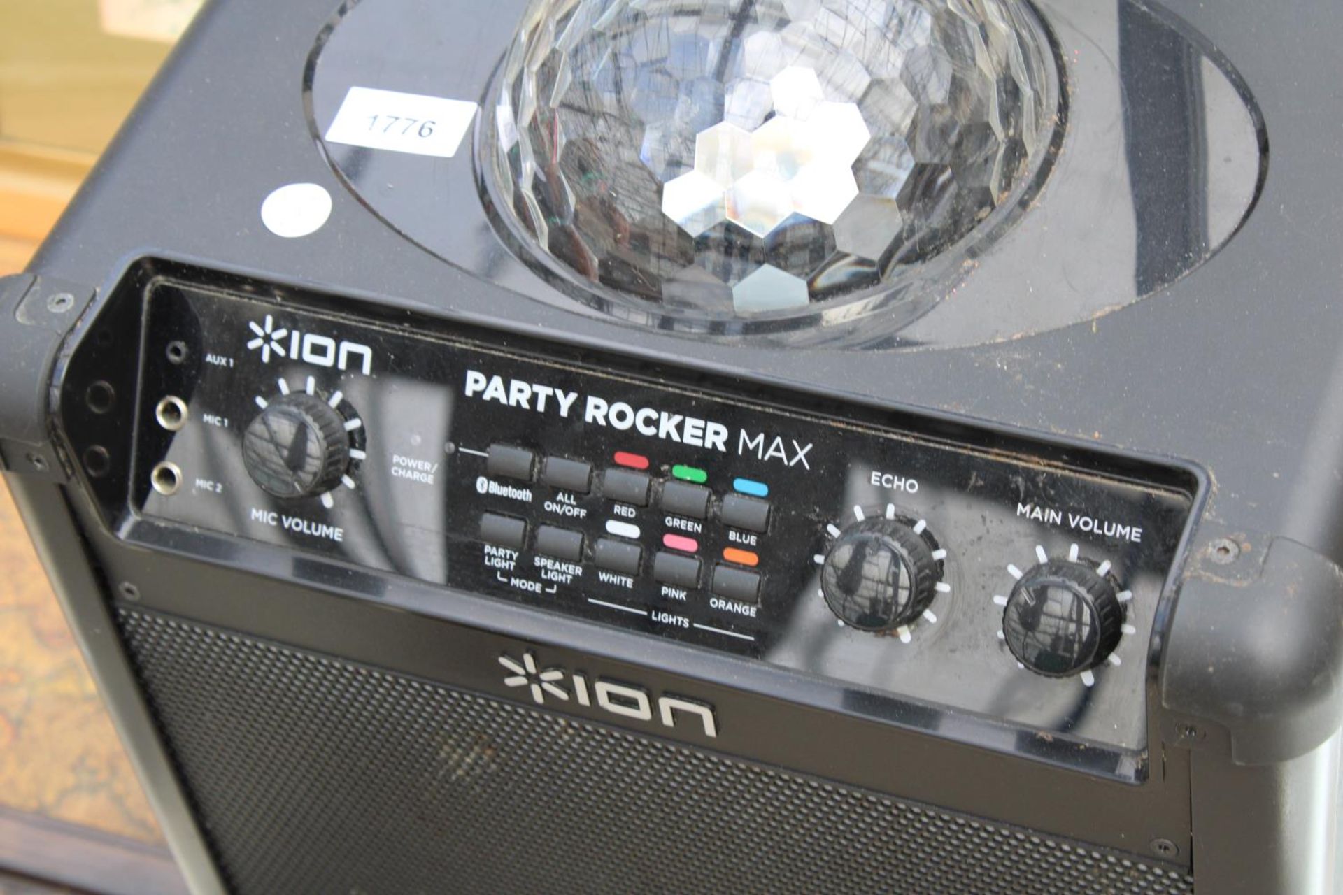 AN ION PARTY ROCKER MAX SPEAKER AND DISCO LIGHT - Image 2 of 3