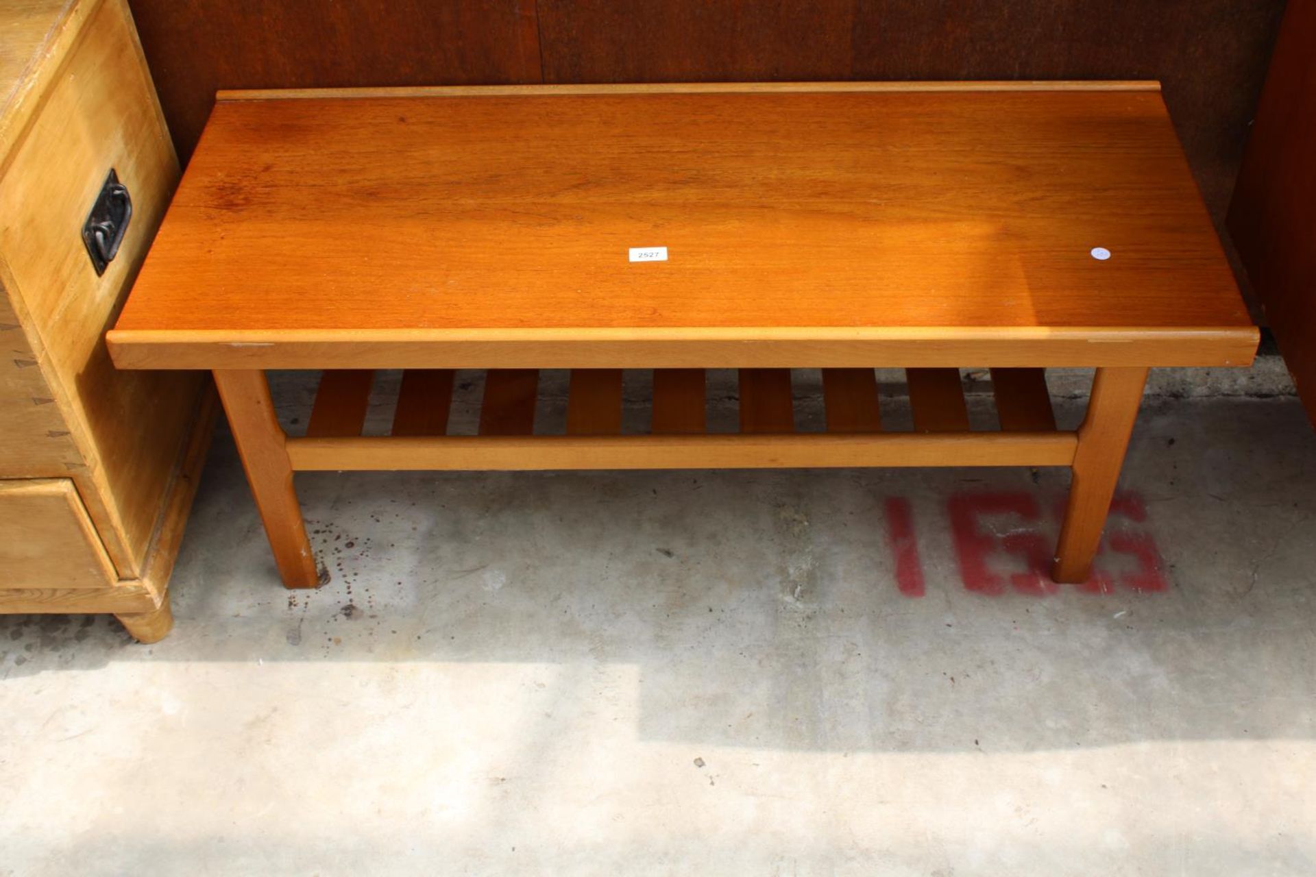A RETRO TEAK 2 TIER COFFEE TABLE, WITH SLATTED BASE 44" X 18"
