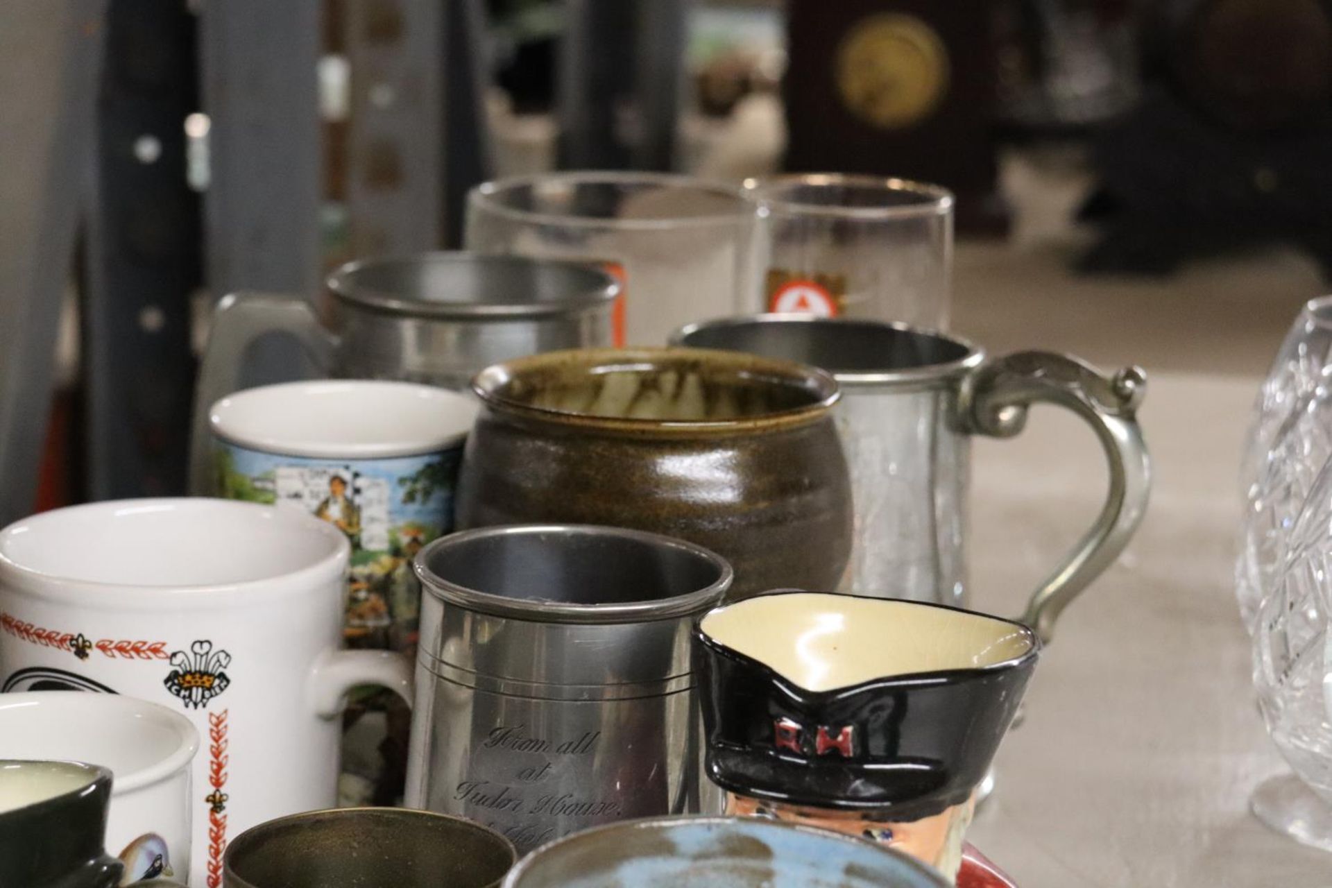 A QUANTITY OF ITEMS TO INCLUDE TANKARDS, TOBY JUGS, MUGS, STUDIO POTTERY, ETC - Image 3 of 6