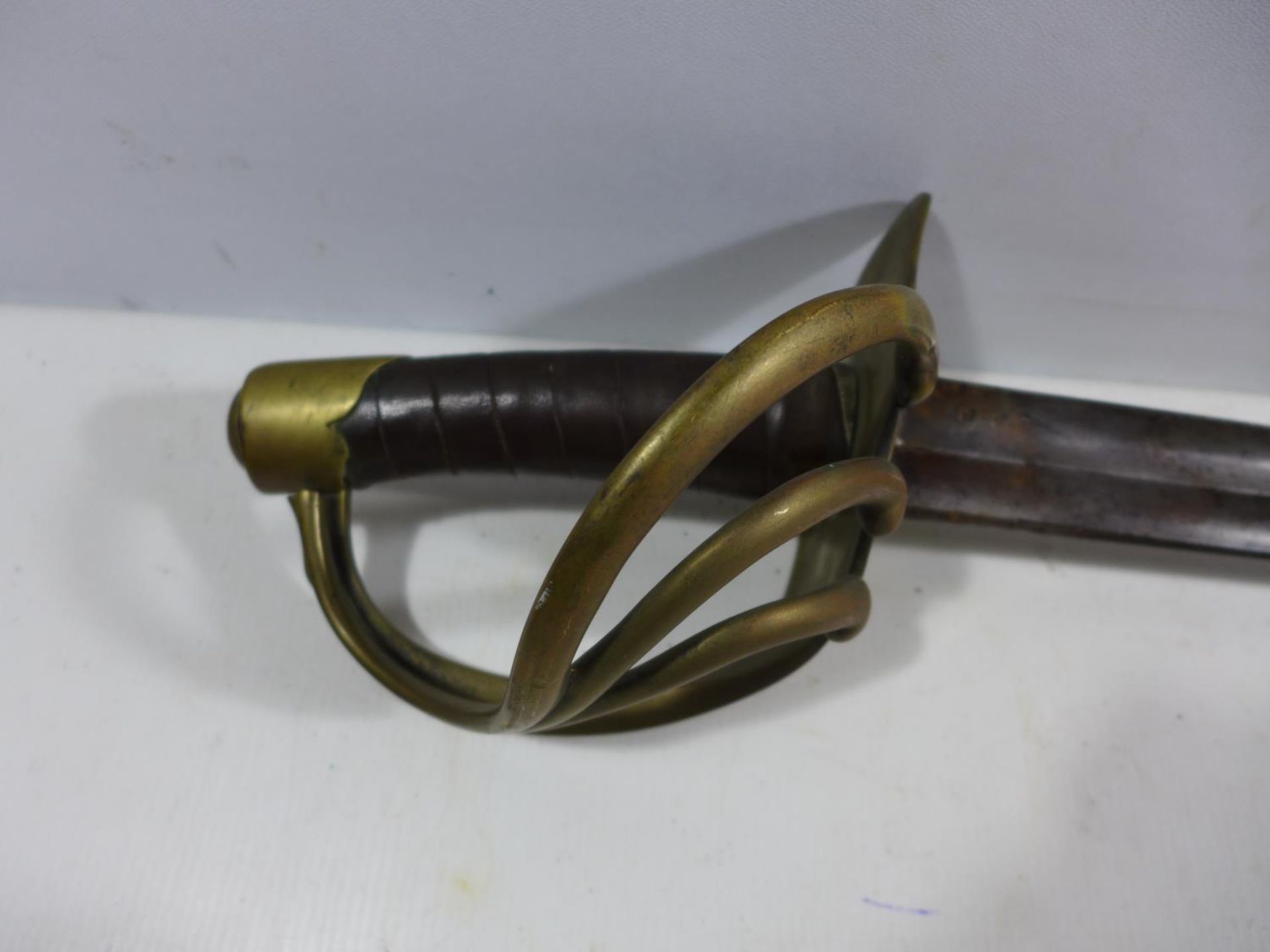 AN EARLY 19TH CENTURY IMPERIAL FRENCH CURASSIERS TROOPERS SWORD - Bild 2 aus 10