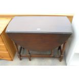 A MID 20TH CENTURY OVAL GATE-LEG TABLE