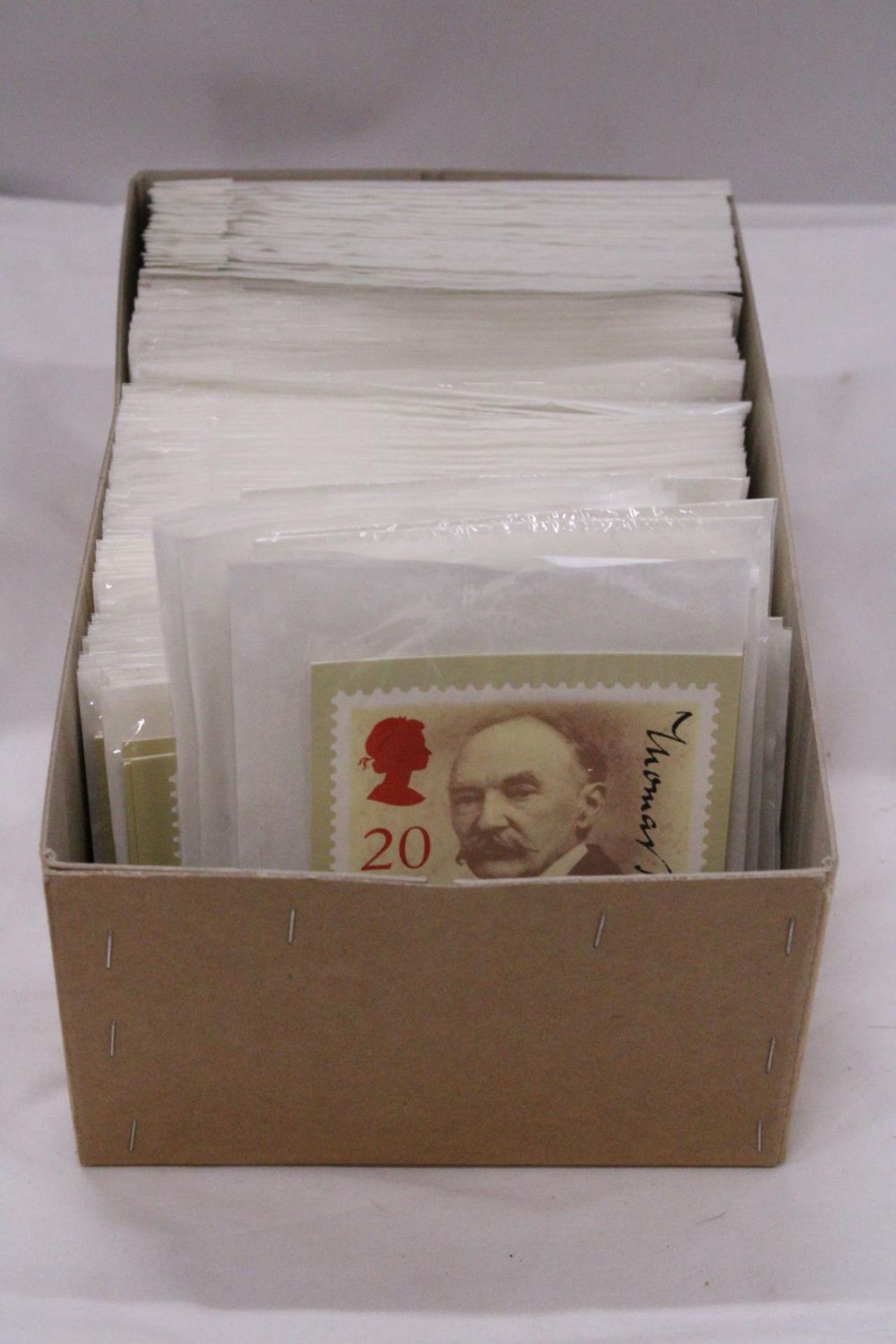A LARGE COLLECTION OF ROYAL MAIL PICTURE POSTCARDS