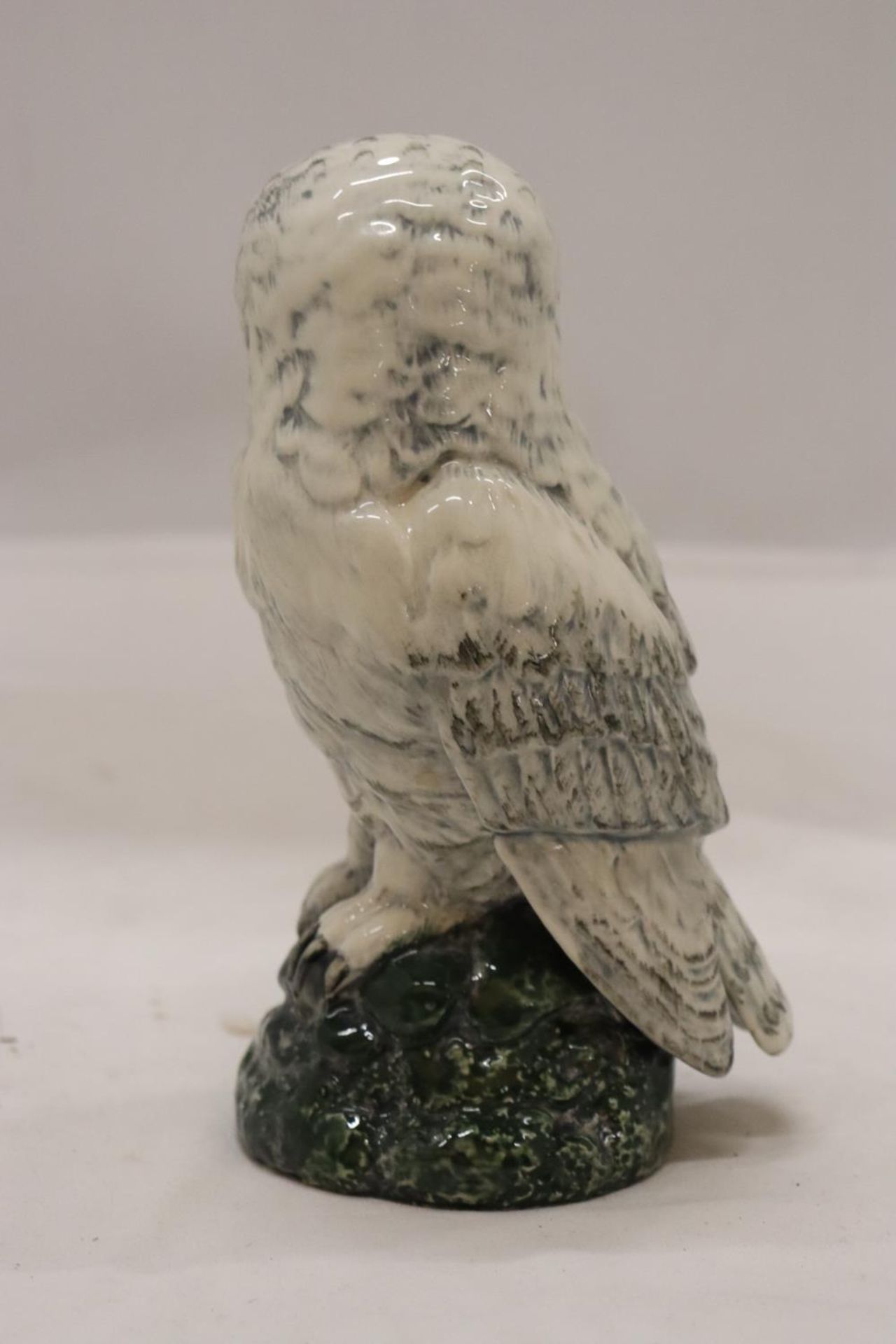 A ROYAL DOULTON, 1984, SNOWY OWL, WHYTE AND MACKAY DECANTER - Bild 4 aus 6