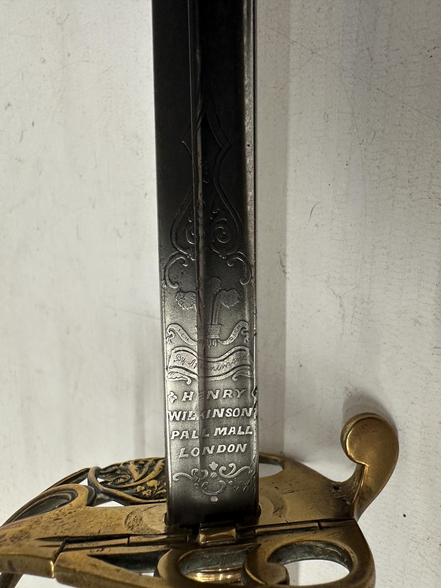 A QUEEN VICTORIA 1845 / 1854 INFANTRY OFFICERS SWORD AND SCABBARD, 73CM BLADE WITH ACID ETCHED - Bild 10 aus 18