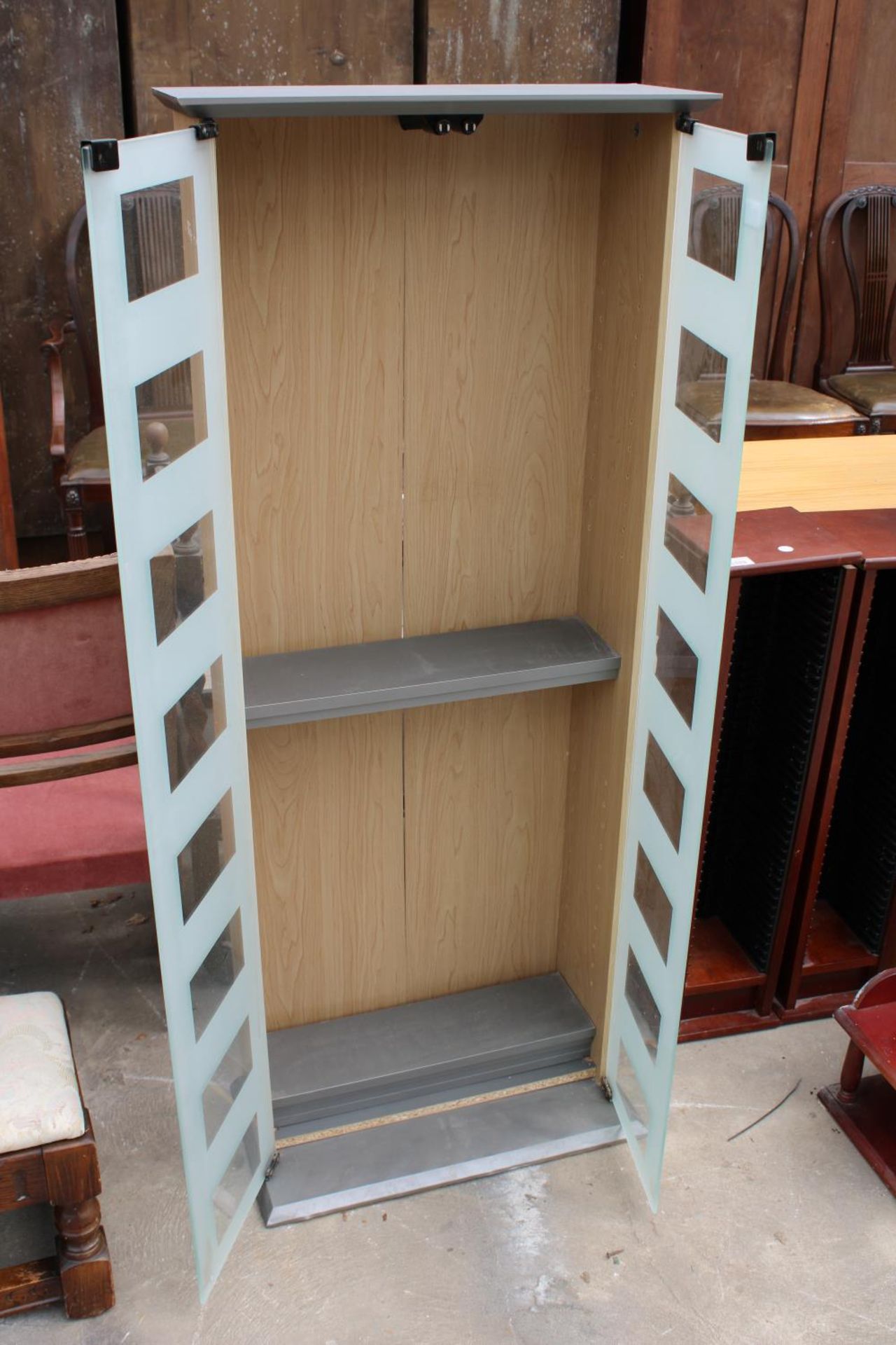 A MODERN DISPLAY CABINET WITH SMOKED GLASS DOORS, 21" WIDE - Image 2 of 2