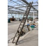 A VINTAGE 36 RUNG WOODEN TWO SECTION EXTENDABLE LADDER