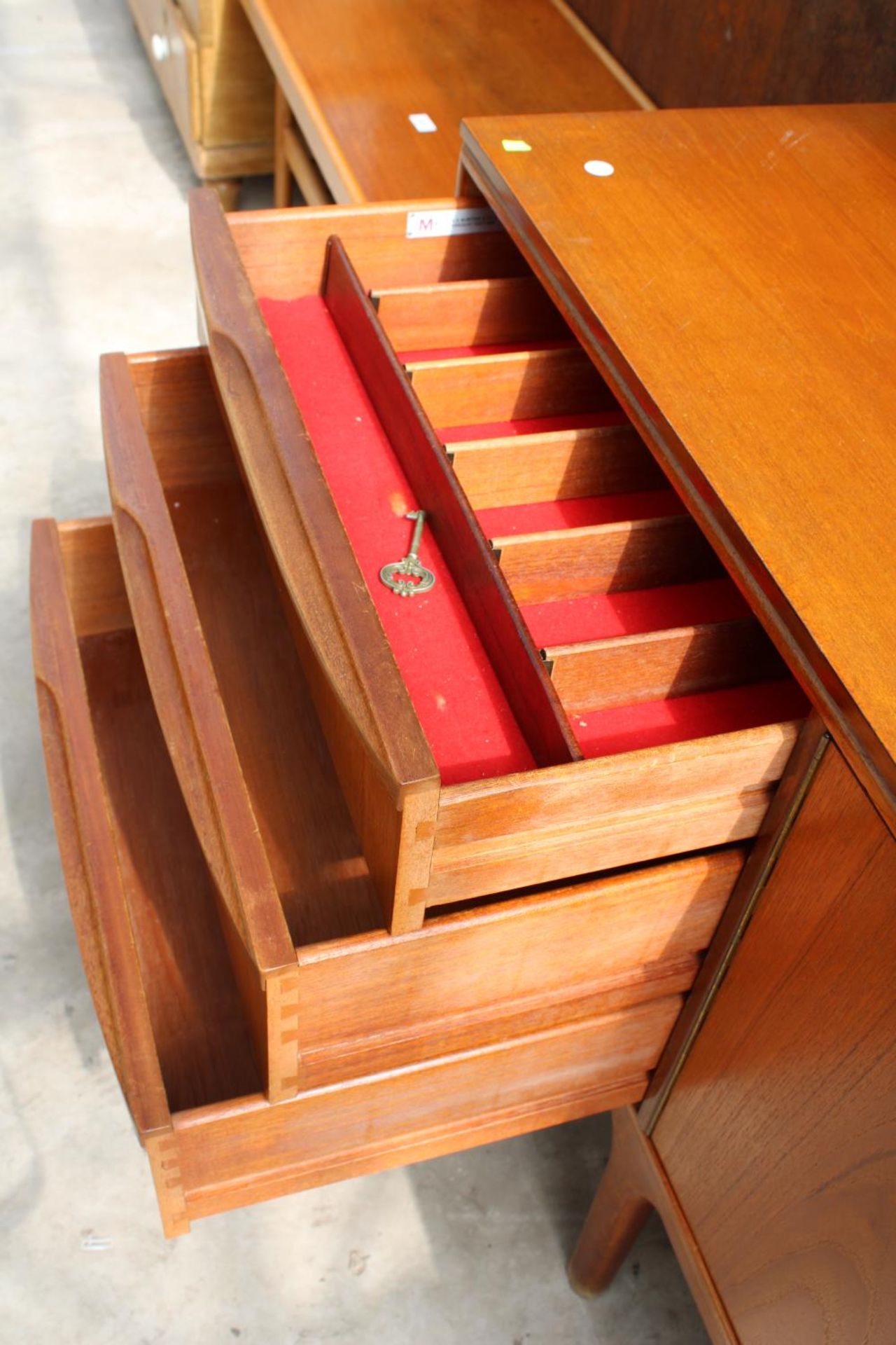 A McINTOSH RETRO TEAK SIDEBOARD ENCLOSING 3 DRAWERS AND 3 CUPBOARDS, 84" WIDE - Image 4 of 7