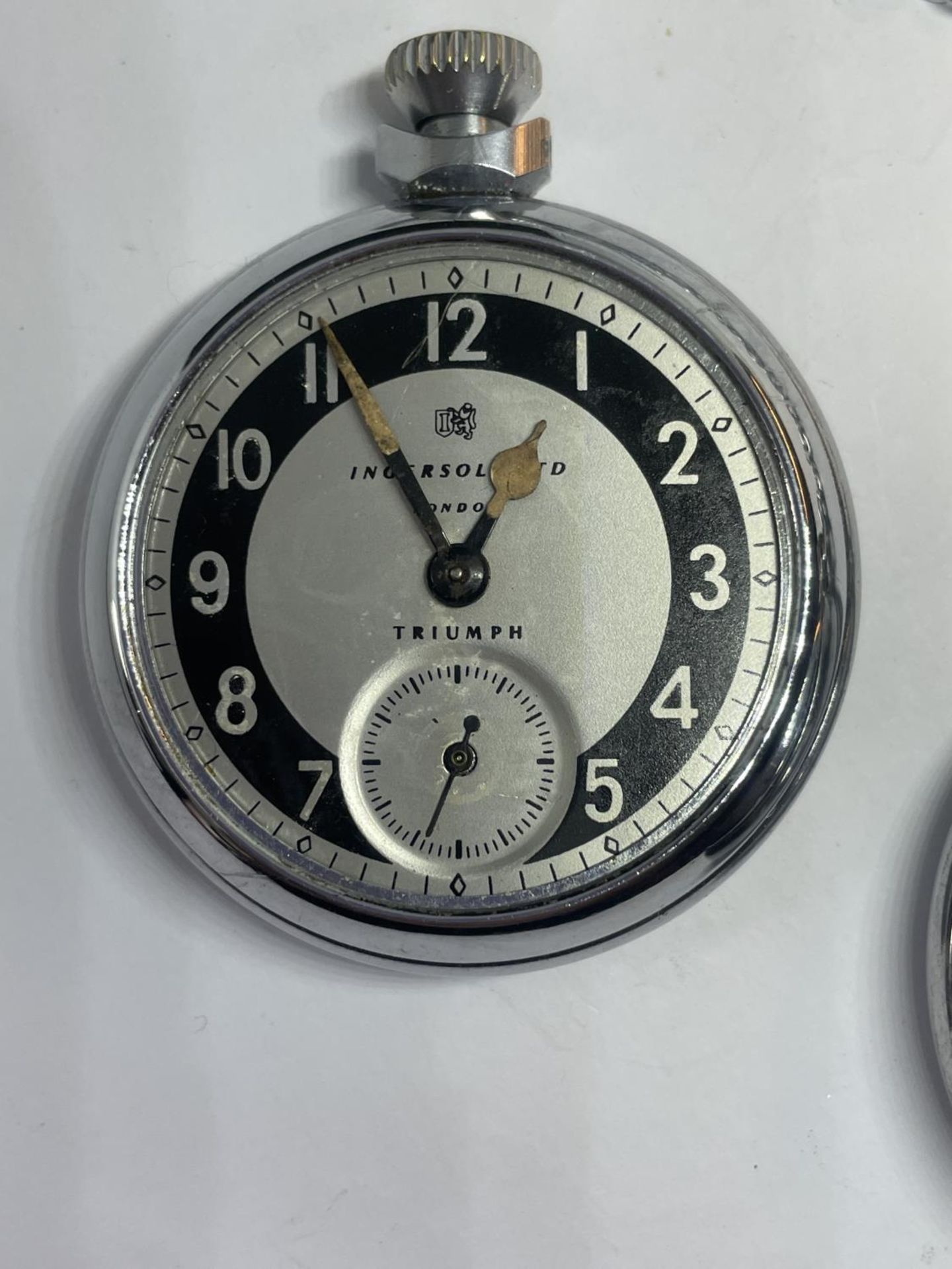 TWO INGERSOL POCKET WATCHES (ONE NO GLASS) - Bild 3 aus 3