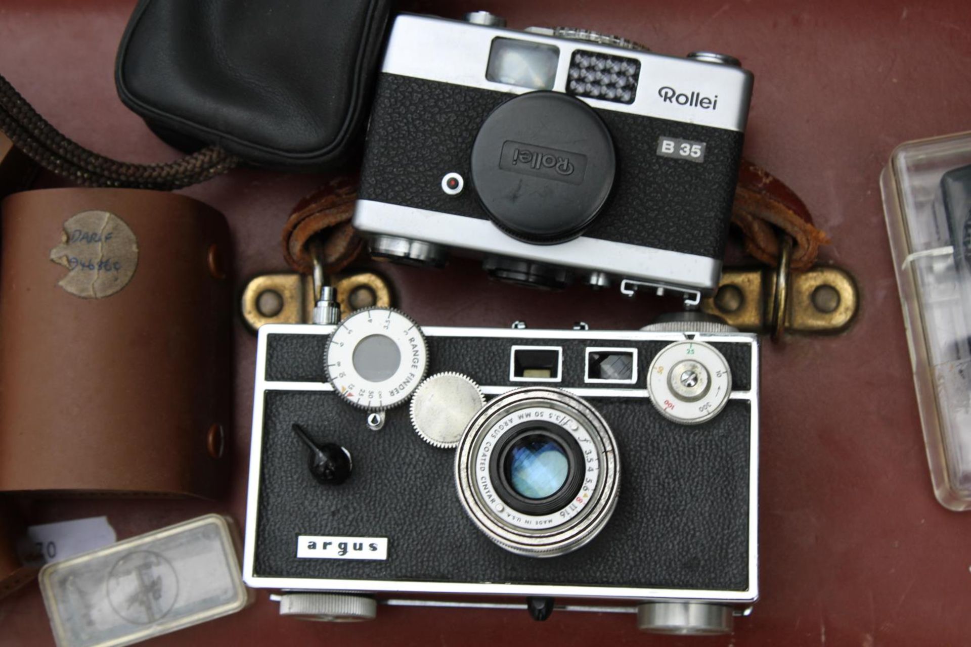 AN ASSORTMENT OF PHOTOGRAPHY EQUIPMENT TO INCLUDE A ROLLEI CAMERA AND AN ARGUS CAMERA ETC - Image 3 of 5