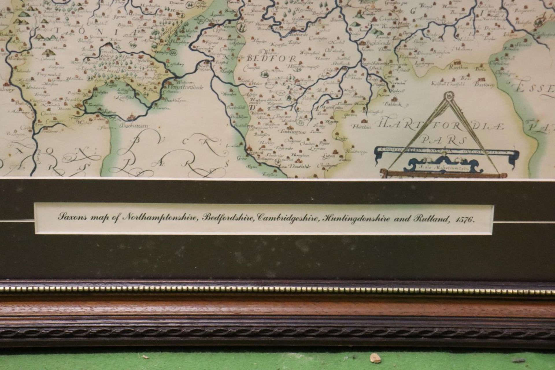 A FRAMED SAXONS MAP OF NORTHAMPTONSSHIRE, BEDFORDSHIRE, CAMBRIDGESHIRE, HUNTINGDONSHIRE AND RUTLAND, - Image 3 of 3