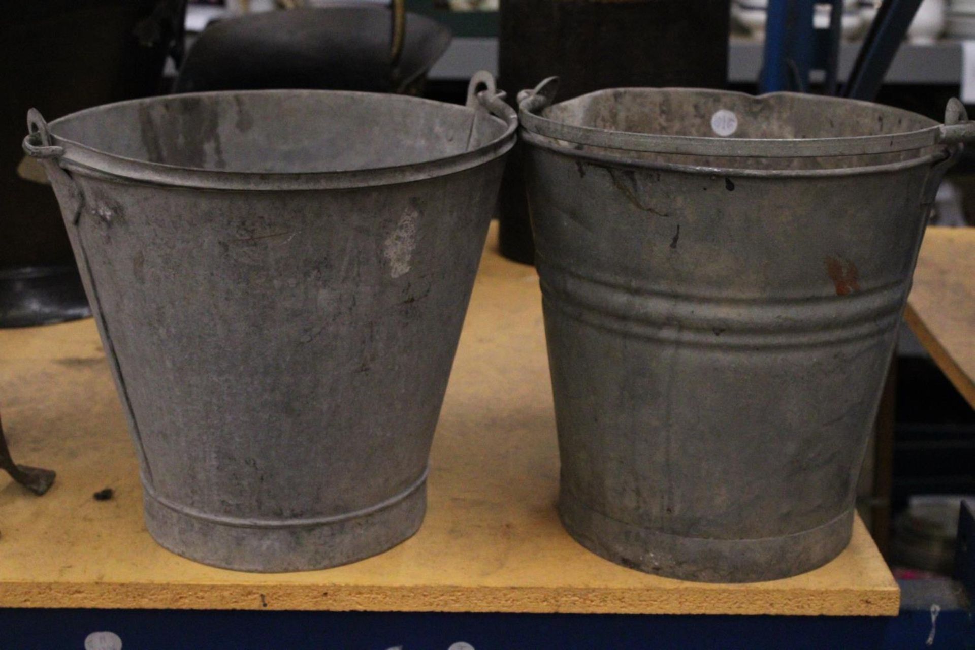 A PAIR OF WW2 GALVANISED SAND BUCKETS - Image 2 of 4