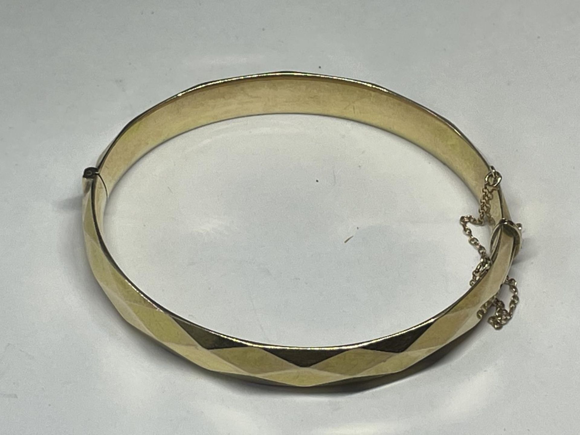 A GOLD PLATED BANGLE - Image 2 of 2