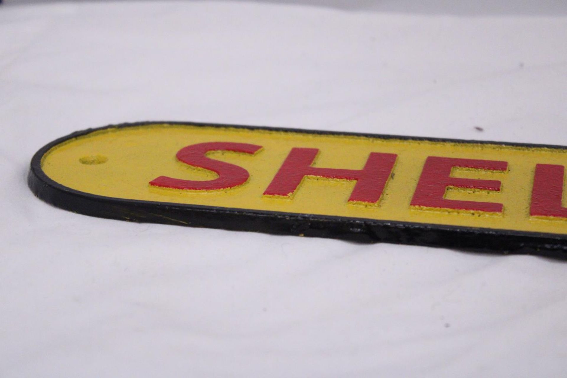 A CAST YELLOW SHELL SIGN, LENGTH 50CM - Image 3 of 3