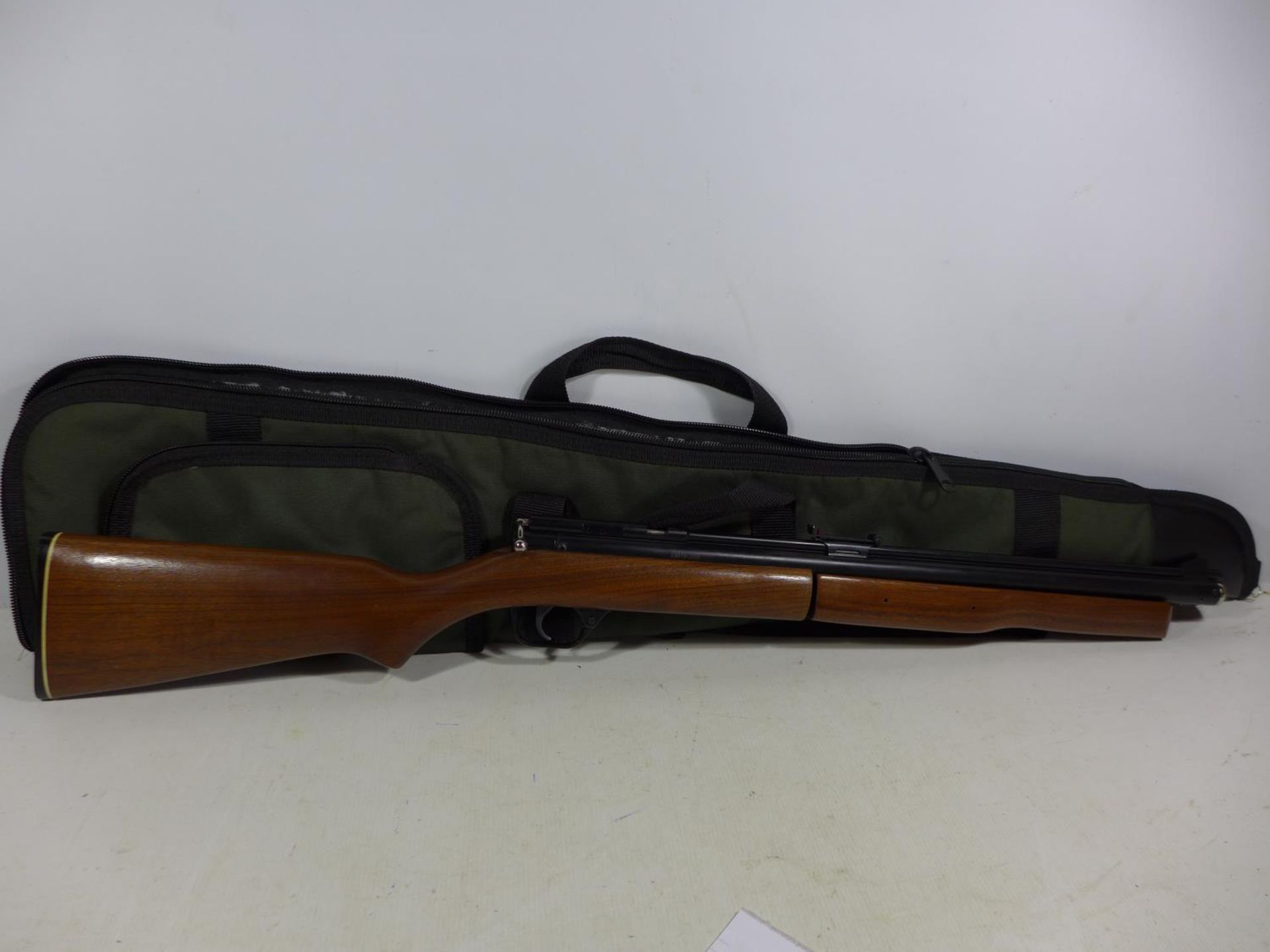 A CROSMAN C9A SERIES .177 CALIBRE AIR RIFLE SERIAL NO 800701590, 49CM BARREL, LENGTH 95CM TOGETHER - Image 7 of 7