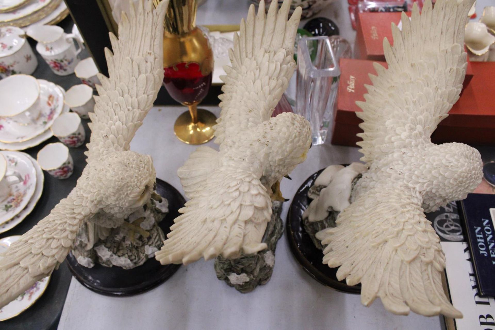 THREE LARGE RESIN 'JULIANA' MODELS OF OWLS TO INCLUDE A CLOCK - Image 5 of 5