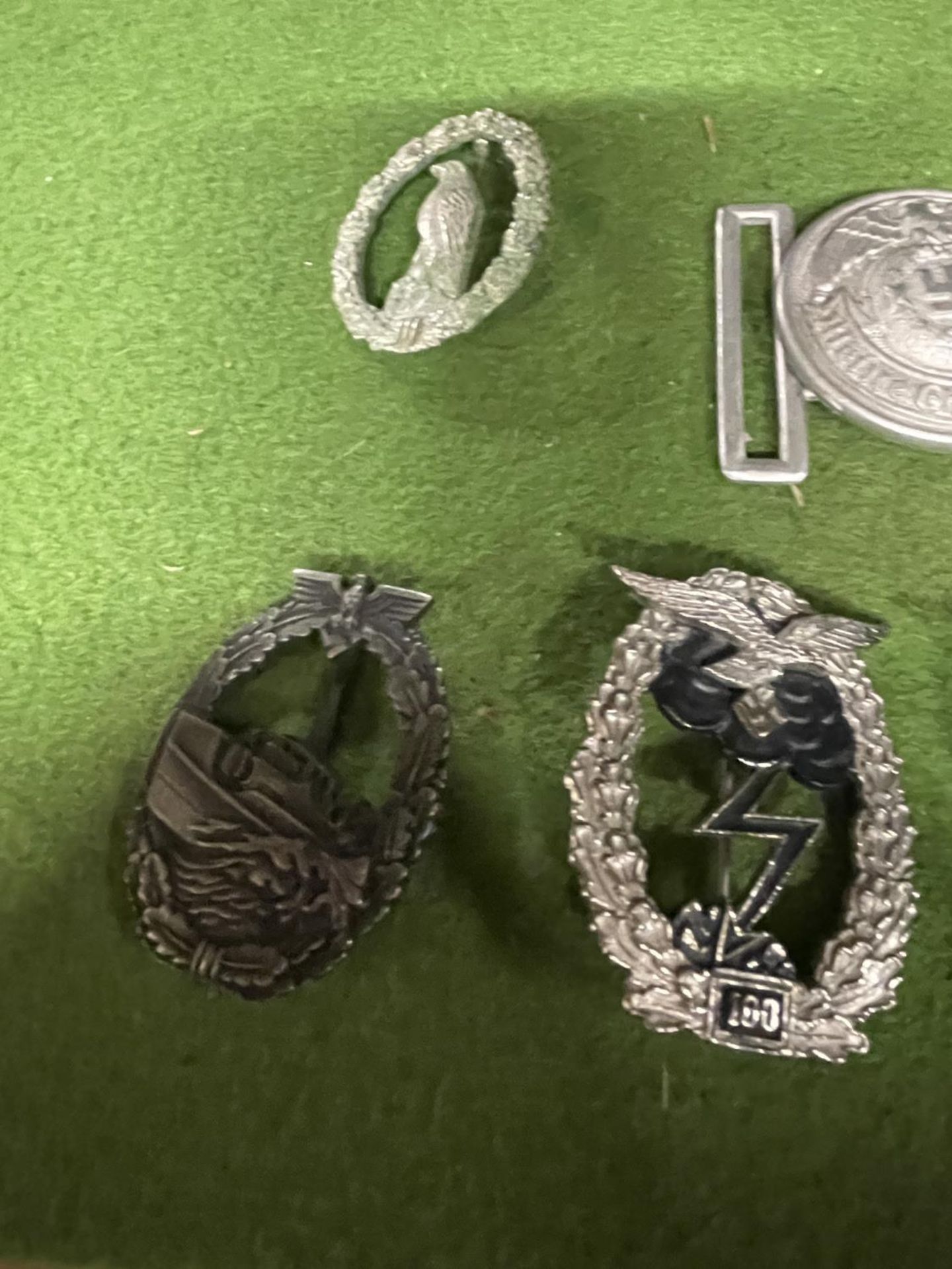 SIX THIRD REICH CAP BADGES - Bild 2 aus 4