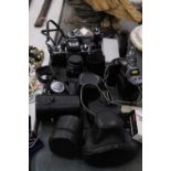 A QUANTITY OF VINTAGE CAMERAS AND ACCESSORIES TO INCLUDE CANON AND PENTAX ETC