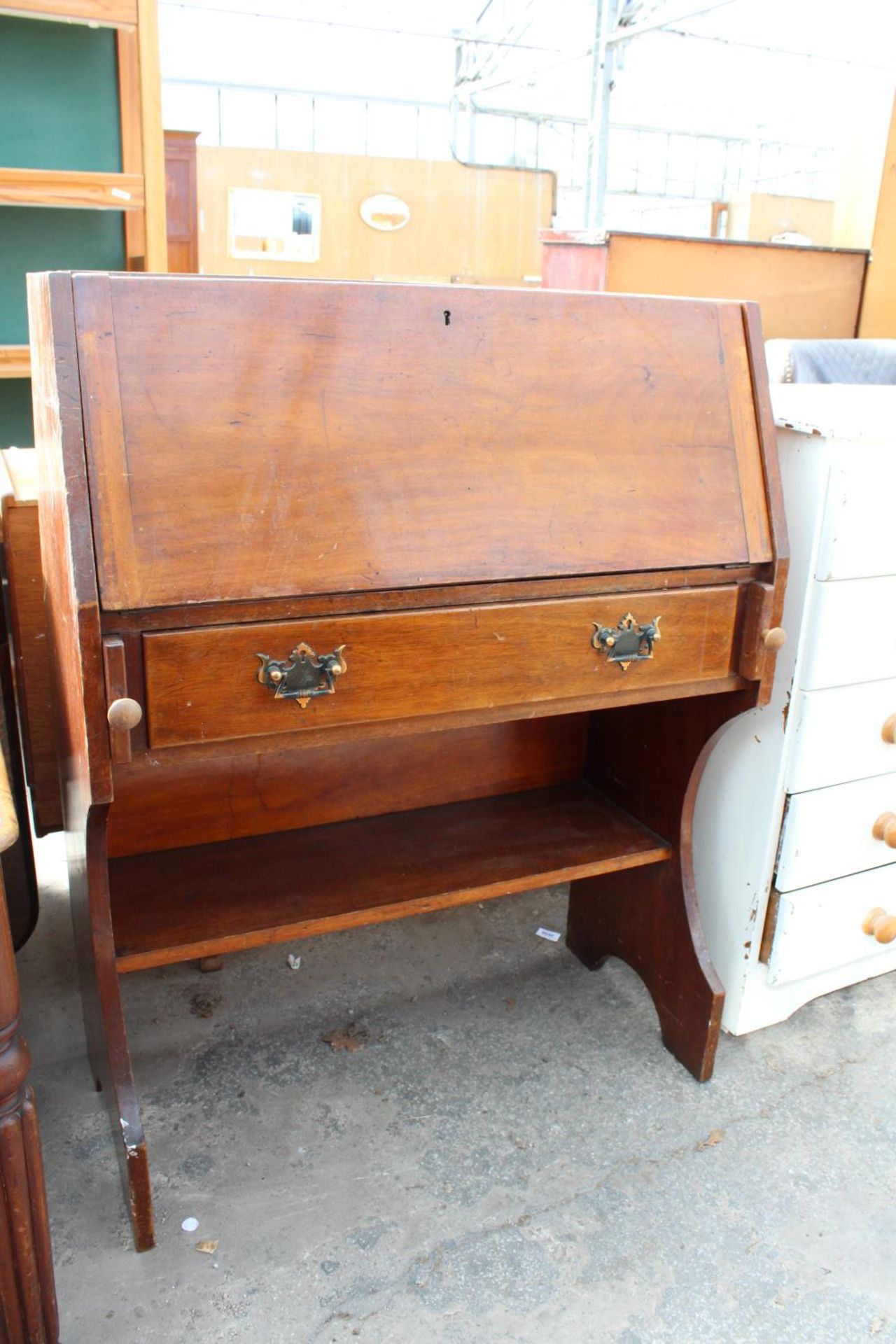 AN EDWARDIAN MAHOGANY BUREAU WITH SINGLE DRAWER, 32" WIDE - Image 2 of 4