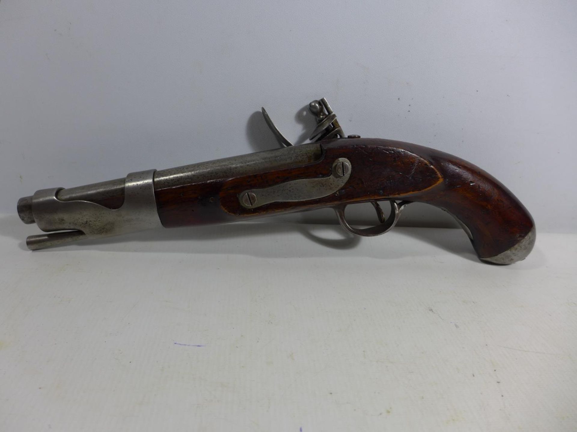 A REPLICA NON FIRING FRENCH FLINTLOCK PISTOL, 23CM BARREL, LENGTH 42CM - Image 2 of 6