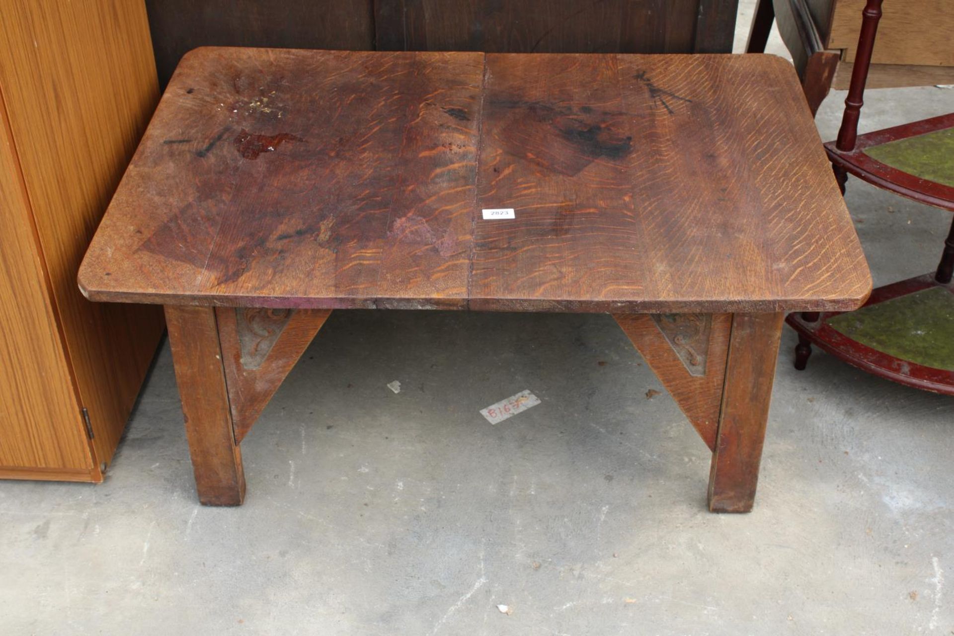 AN OAK, ART NOUVEAU INFLUENCE COFFEE TABLE, 36" X 24" - Image 2 of 2