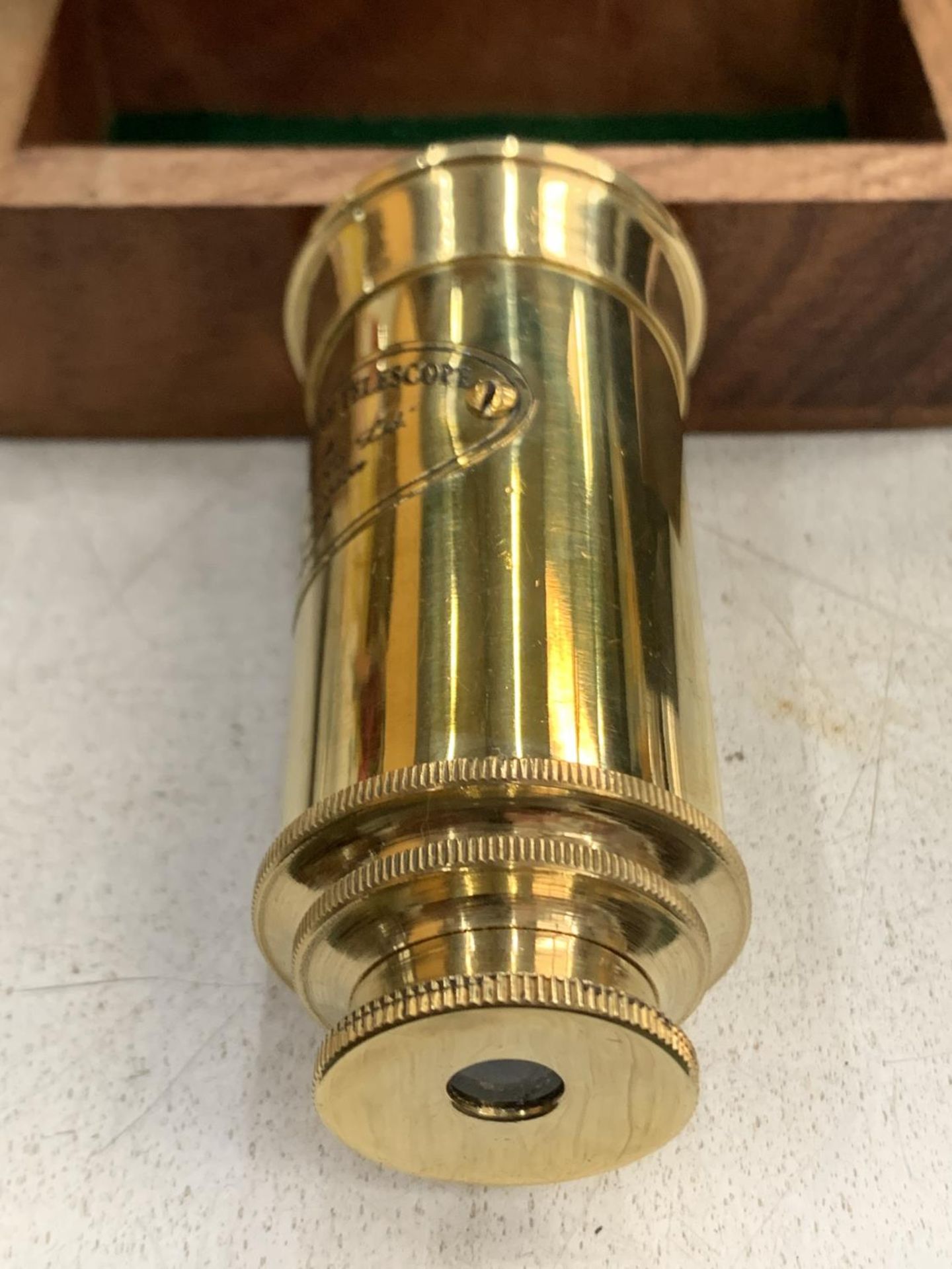 A BOXED BRASS VICTORIAN MARINE TELESCOPE - Image 3 of 4