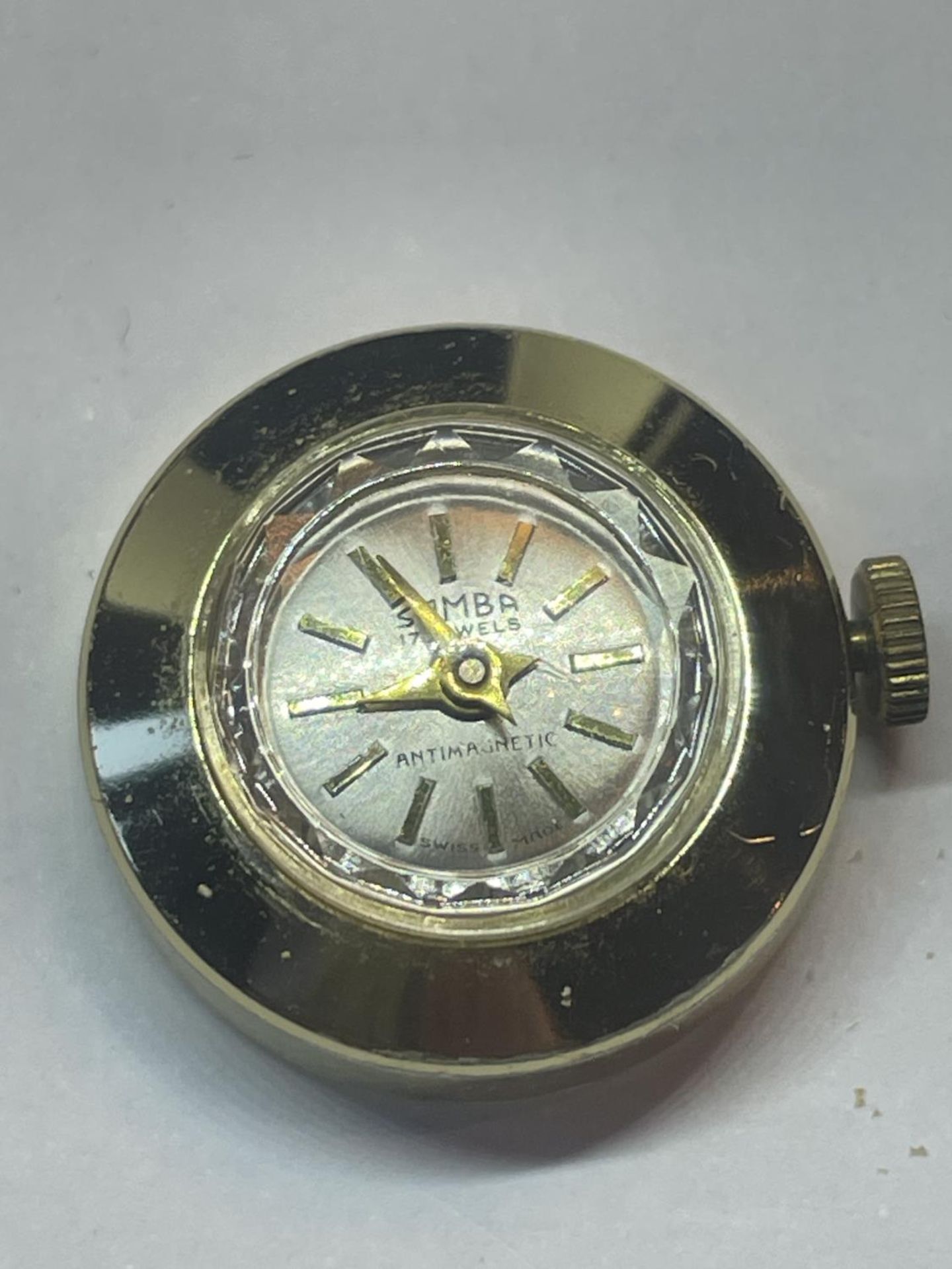 A SAMBA PANORAMA VINTAGE WATCH WITH STRAPS AND FACE SURROUNDS IN ORIGINAL PRESENTATION BOX - Image 6 of 6