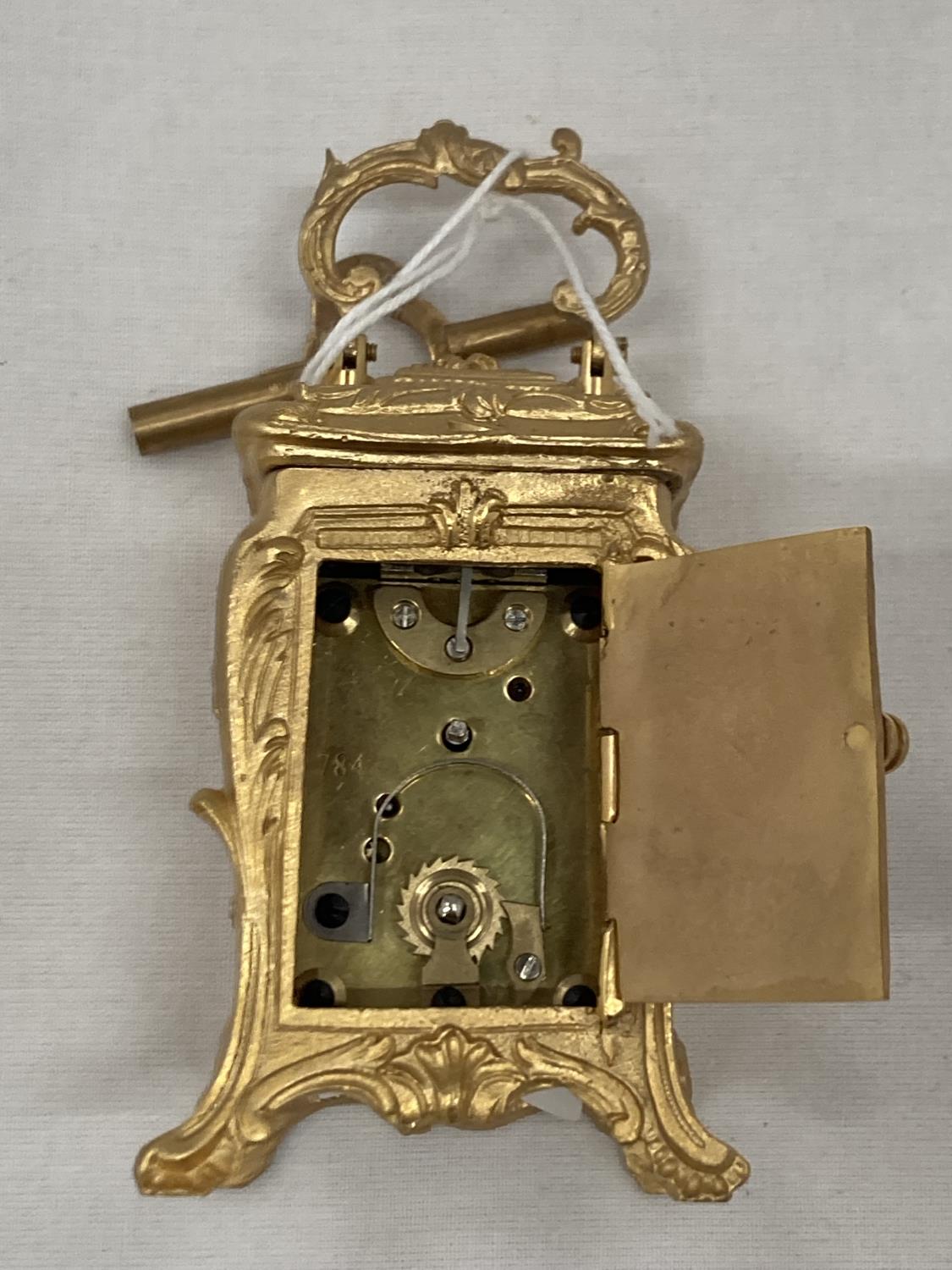 A MINIATURE GILDED FRENCH CLOCK WITH KEY HEIGHT 3.5" SEEN WORKING BUT NO WARRANTY - Image 4 of 6