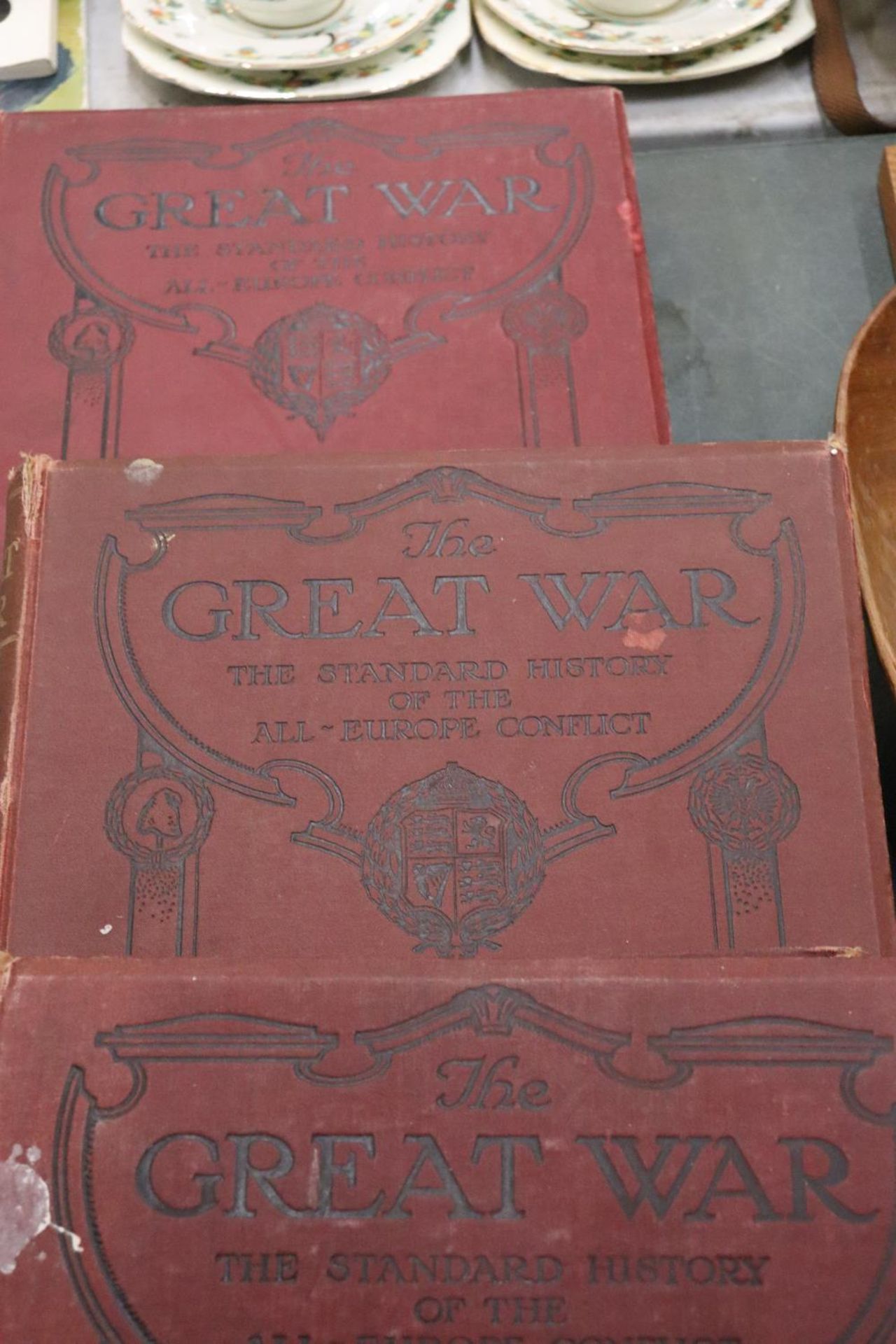 THREE LARGE VOLUMES OF 'THE GREAT WAR' BY H W WILSON - Bild 3 aus 5