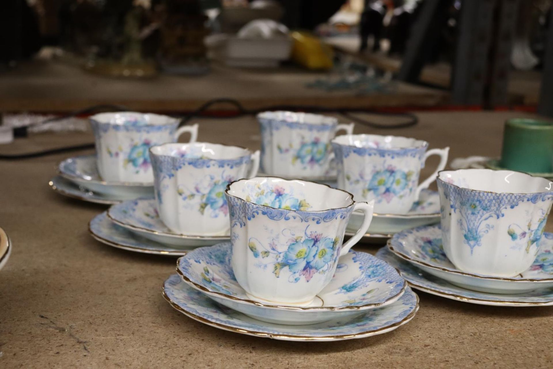 A SET OF SIX VINTAGE CHINA TRIOS - Image 2 of 4