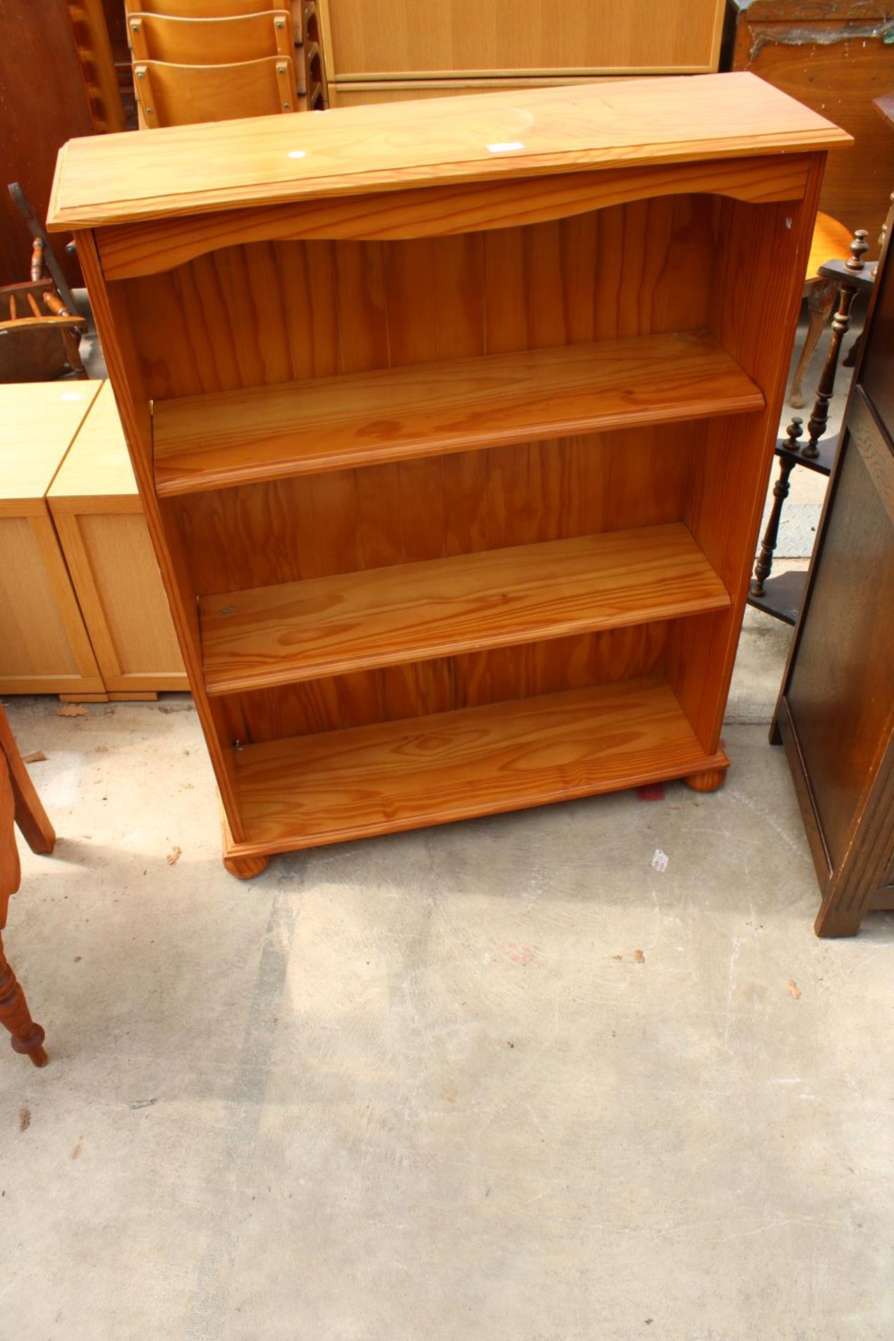 A MODERN PINE 3 TIER OPEN BOOKCASE, 35" WIDE