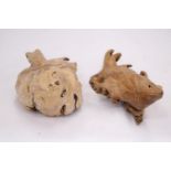 A VINTAGE CARVED DRIFTWOOD WOOD FROG AND LIZARD