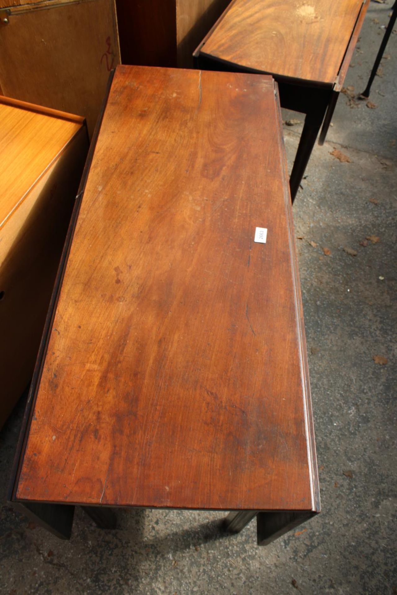 A 19TH CENTURY MAHOGANY DROP-LEAF DINING TABLE, 51" X 42" OPENED - Image 3 of 3