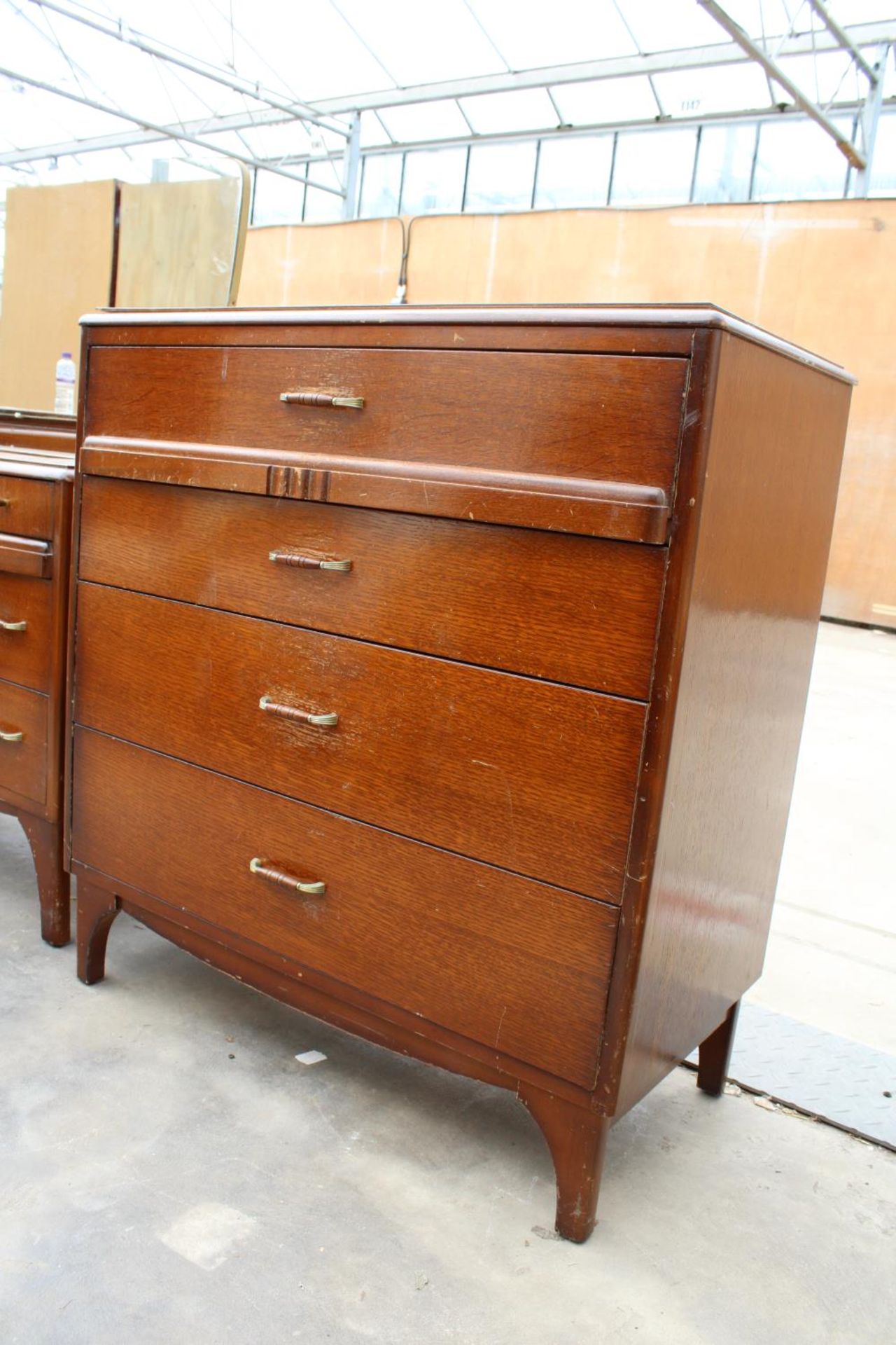 A RETRO LEBUS OAK CHEST OF FOUR DRAWERS, 31" WIDE, AND MATCHING DRESSING CHEST, 37" WIDE - Image 2 of 5