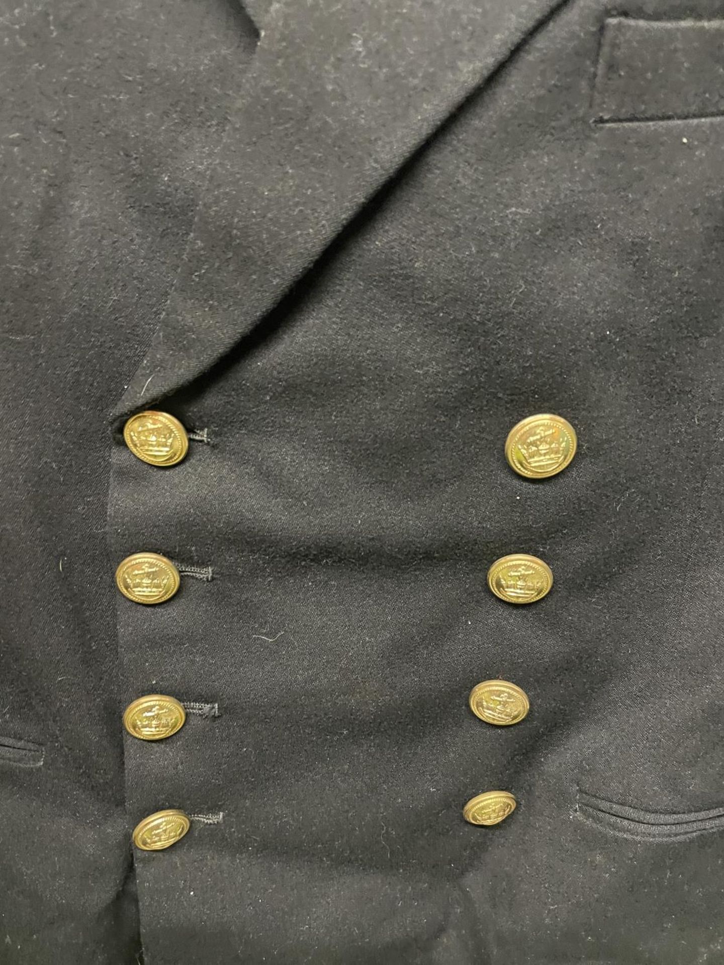 AN ALFRED HOLT MERCHANT SEAMANS UNIFORM CIRCA 1960S - Image 2 of 4