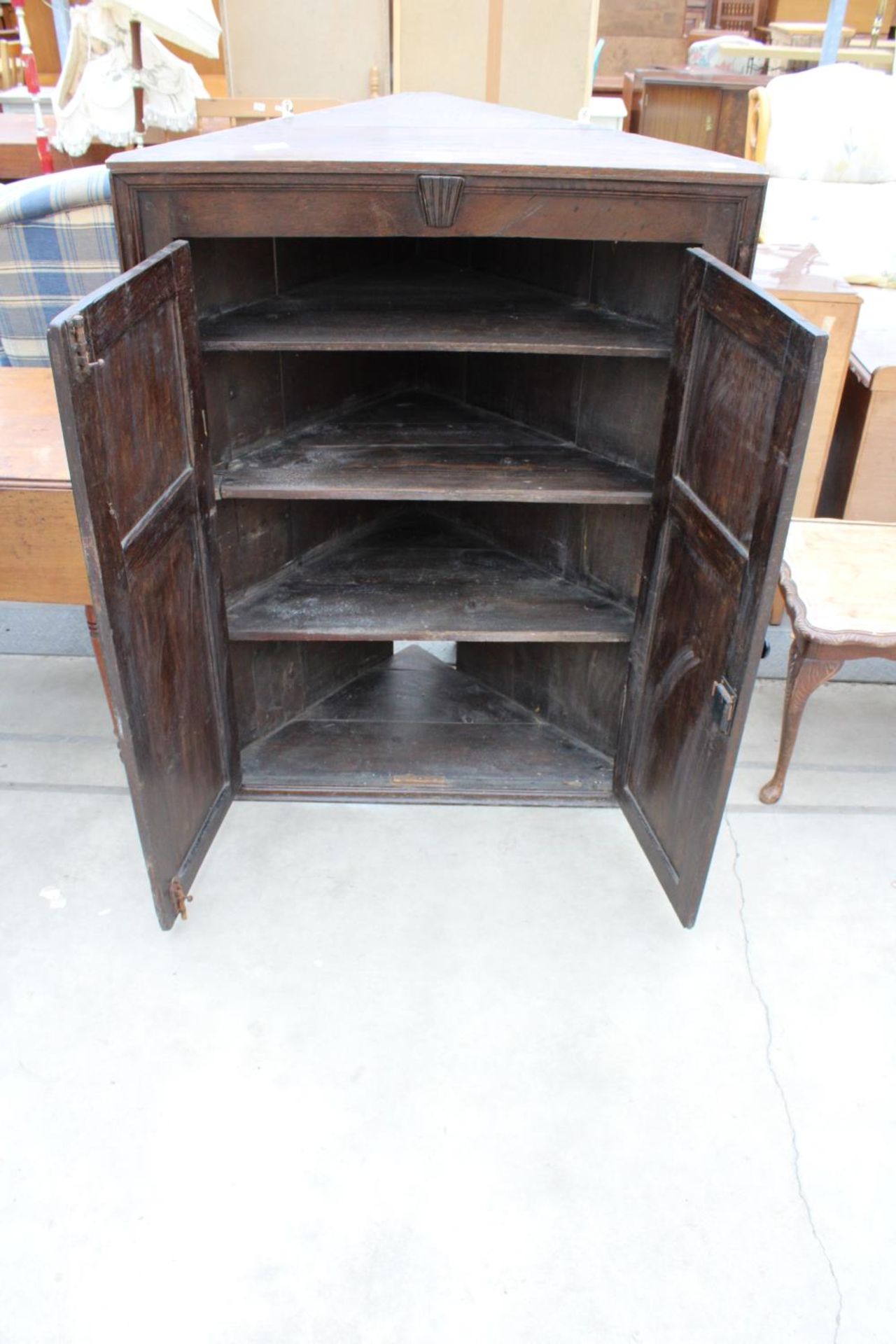 A GEORGE III OAK TWO DOOR PANELLED CORNER CUPBOARD, 36.5" WIDE - Image 3 of 3