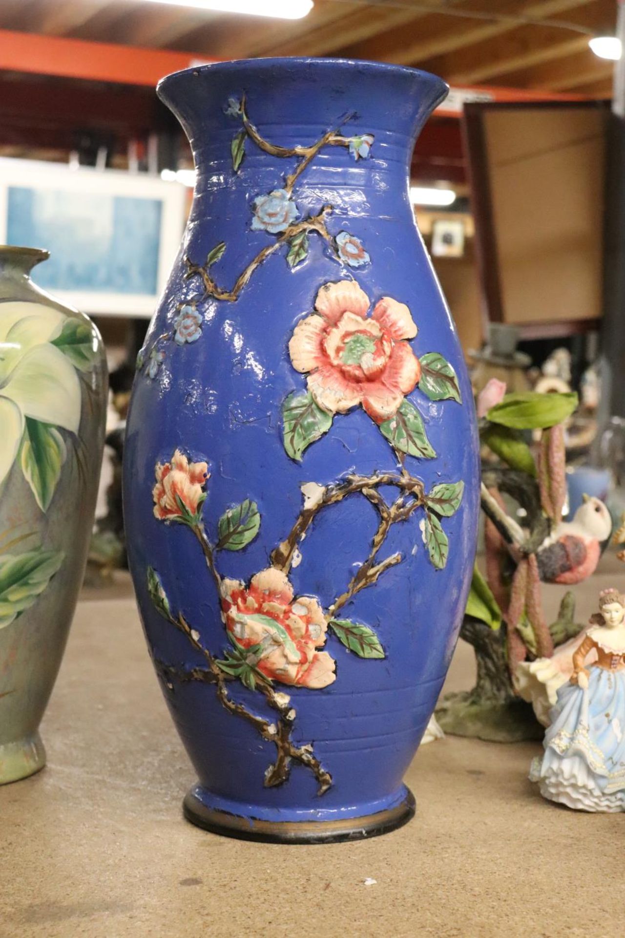 SEVEN LARGE AND SMALLER VASES AND JUGS - Image 6 of 6