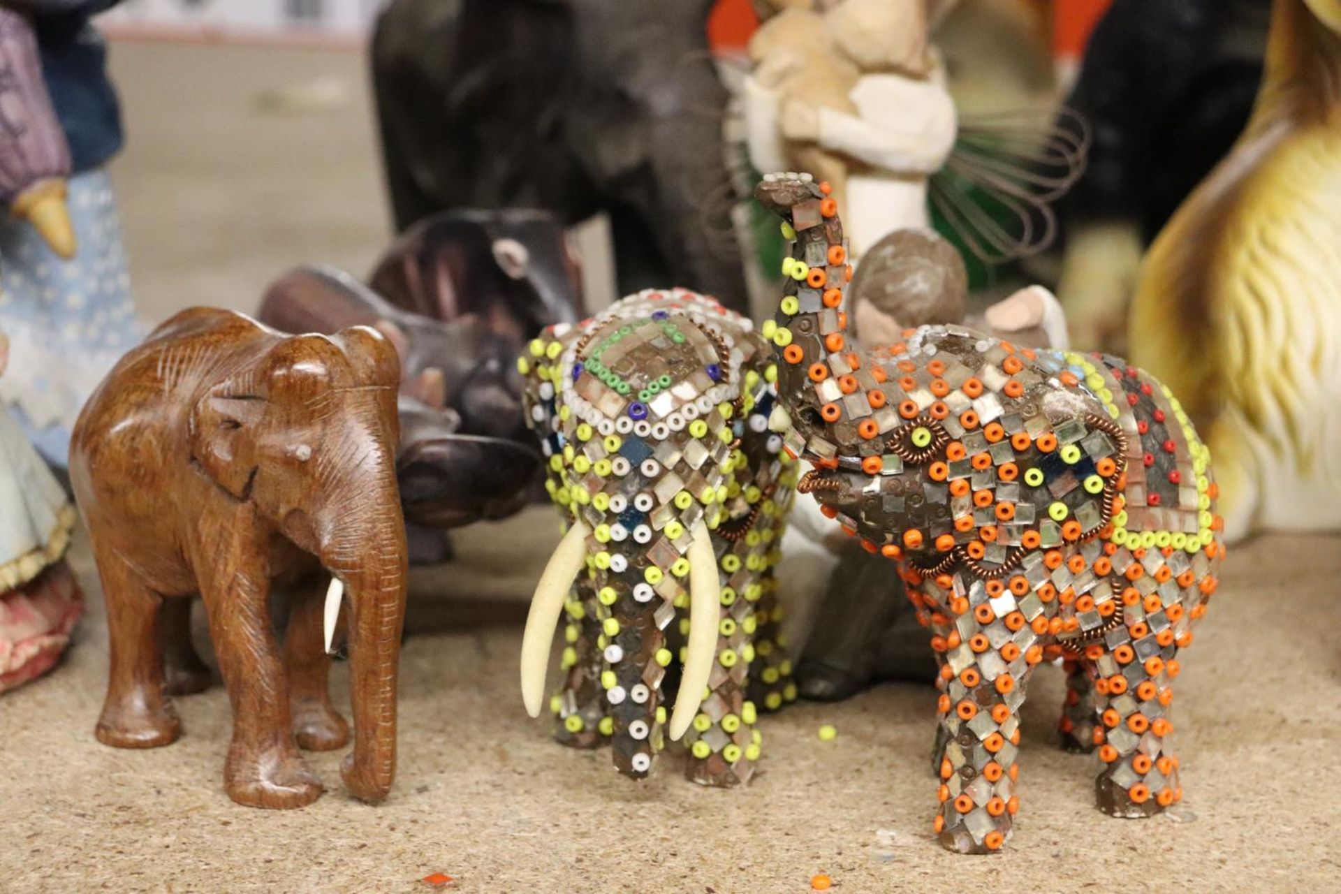 A COLLECTION OF ELEPHANTS AND THREE WILLOW TREE FIGURES - Image 2 of 6