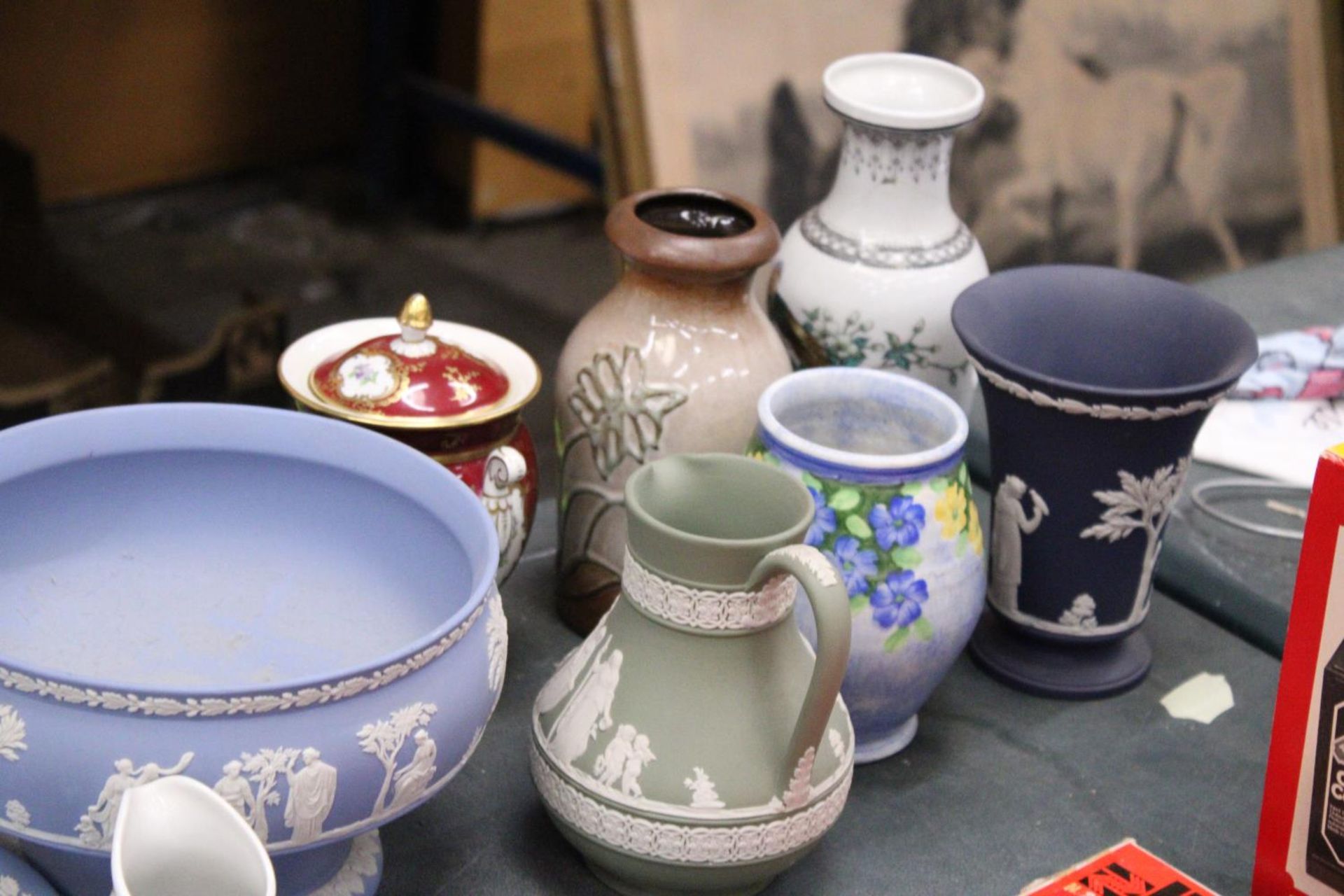 A MIXED LOT OF TO INCLUDE WEDGEWOOD, AYNSLEY ETC - Bild 4 aus 5
