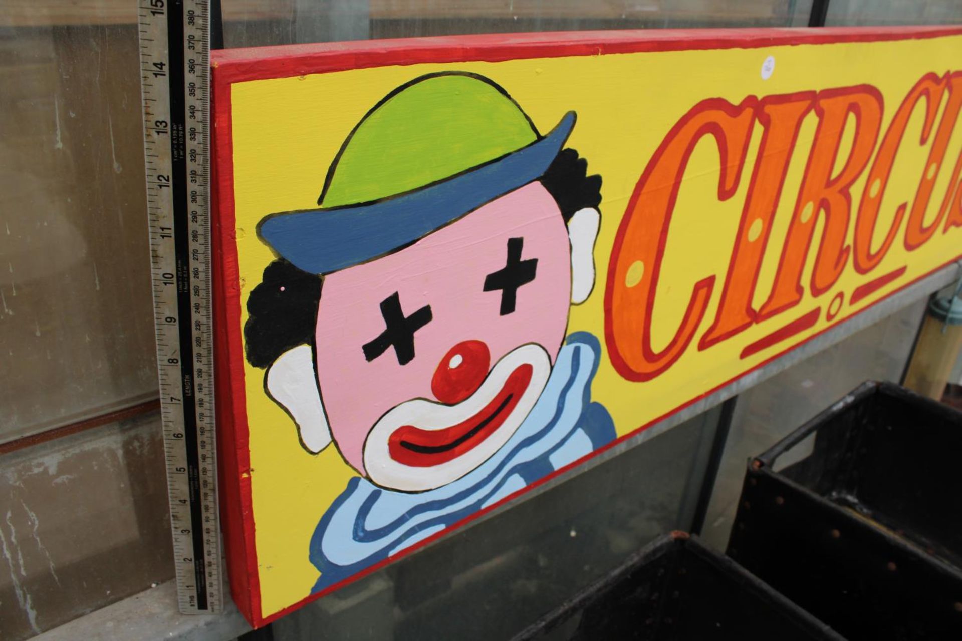 A WOODEN HAND PAINTED 'CIRCUS' SIGN - Image 3 of 3
