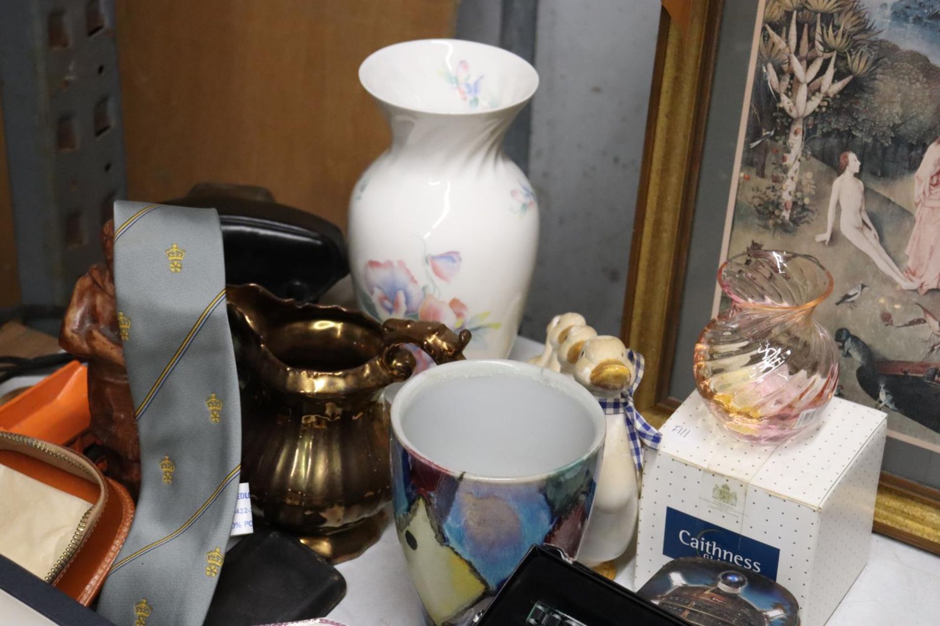 A LARGE MIXED LOT TO INCLUDE A DINKEY TRUCK, OLYMPUS VINTAGE CAMERA IN CASE, AYNSLEY VASE, ROYAL - Image 3 of 6