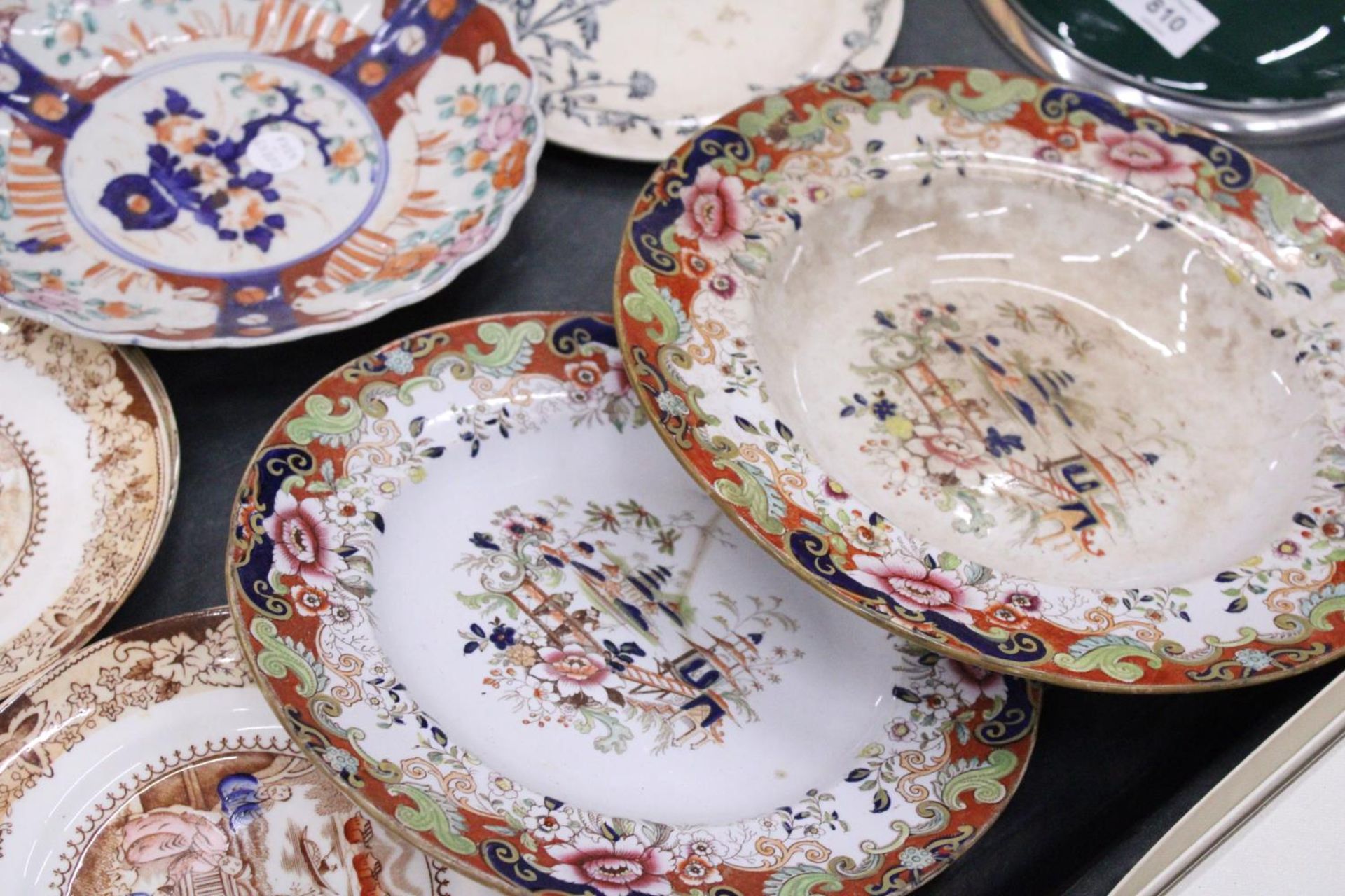 A QUANTITY OF VINTAGE PLATES TO INCLUDE 'INDIANA' PATTERN, ORIENTAL STYLE, ETC - Image 5 of 5