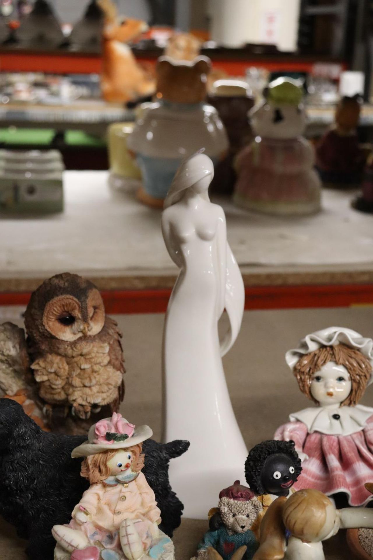 AQUANTITY OF RESIN AND CERAMIC FIGURES TO INCLUDE ANIMALS, ANGELS, ETC - Image 6 of 7