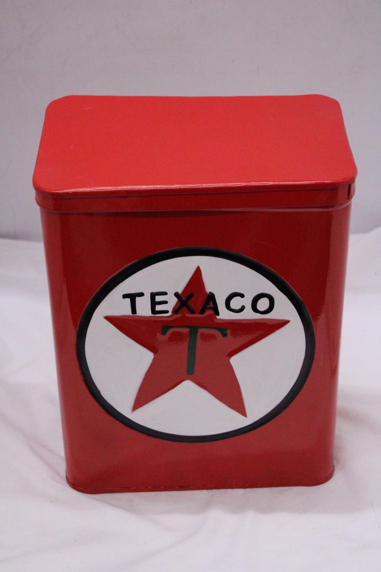 A RED 'TEXACO' STORAGE TIN - Image 2 of 4