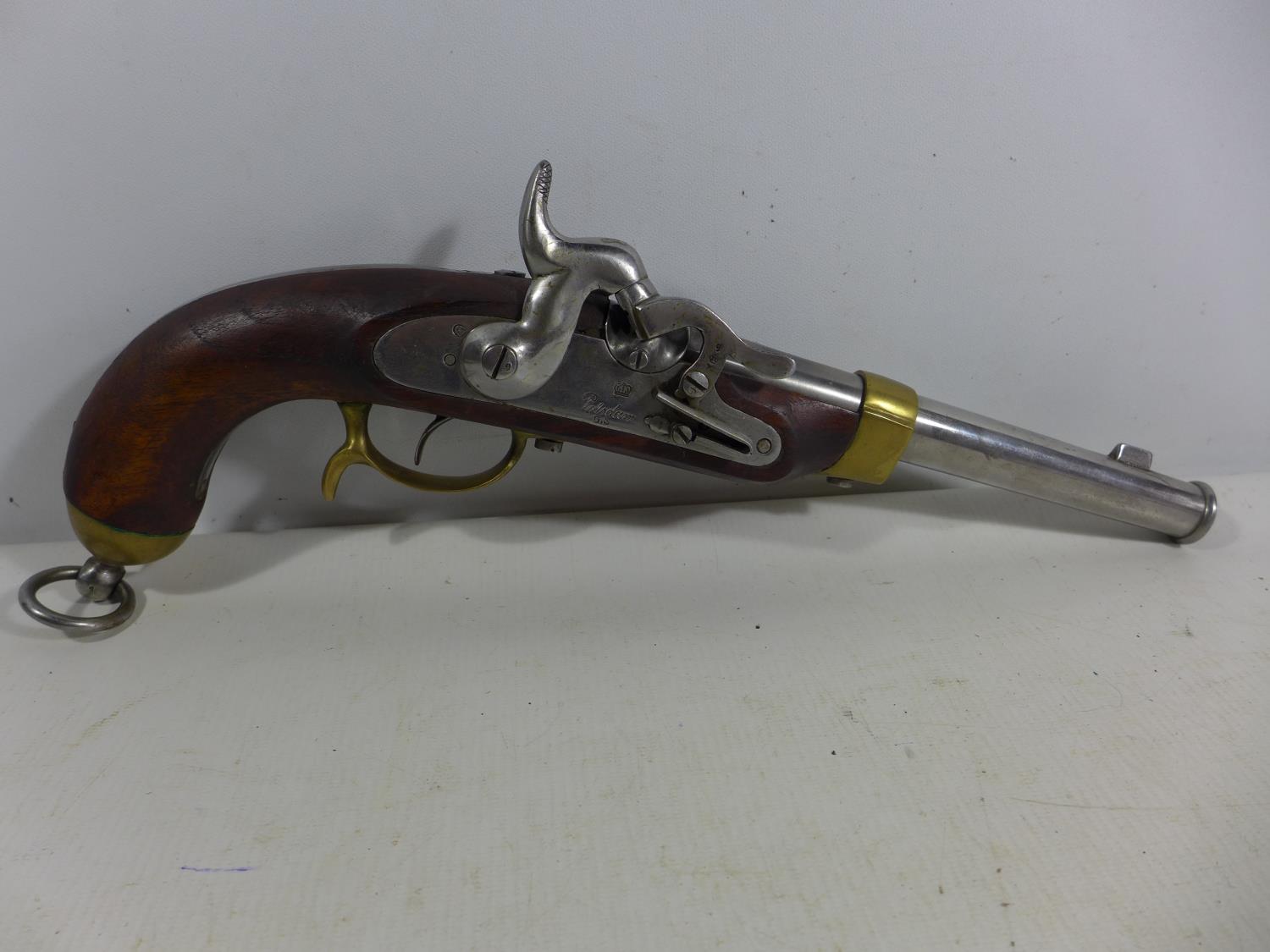 A GOOD QUALITY NON FIRING MODEL DISPLAY POTSDAM PERCUSSION CAP PISTOL , 20CM BARREL, LENGTH 39CM