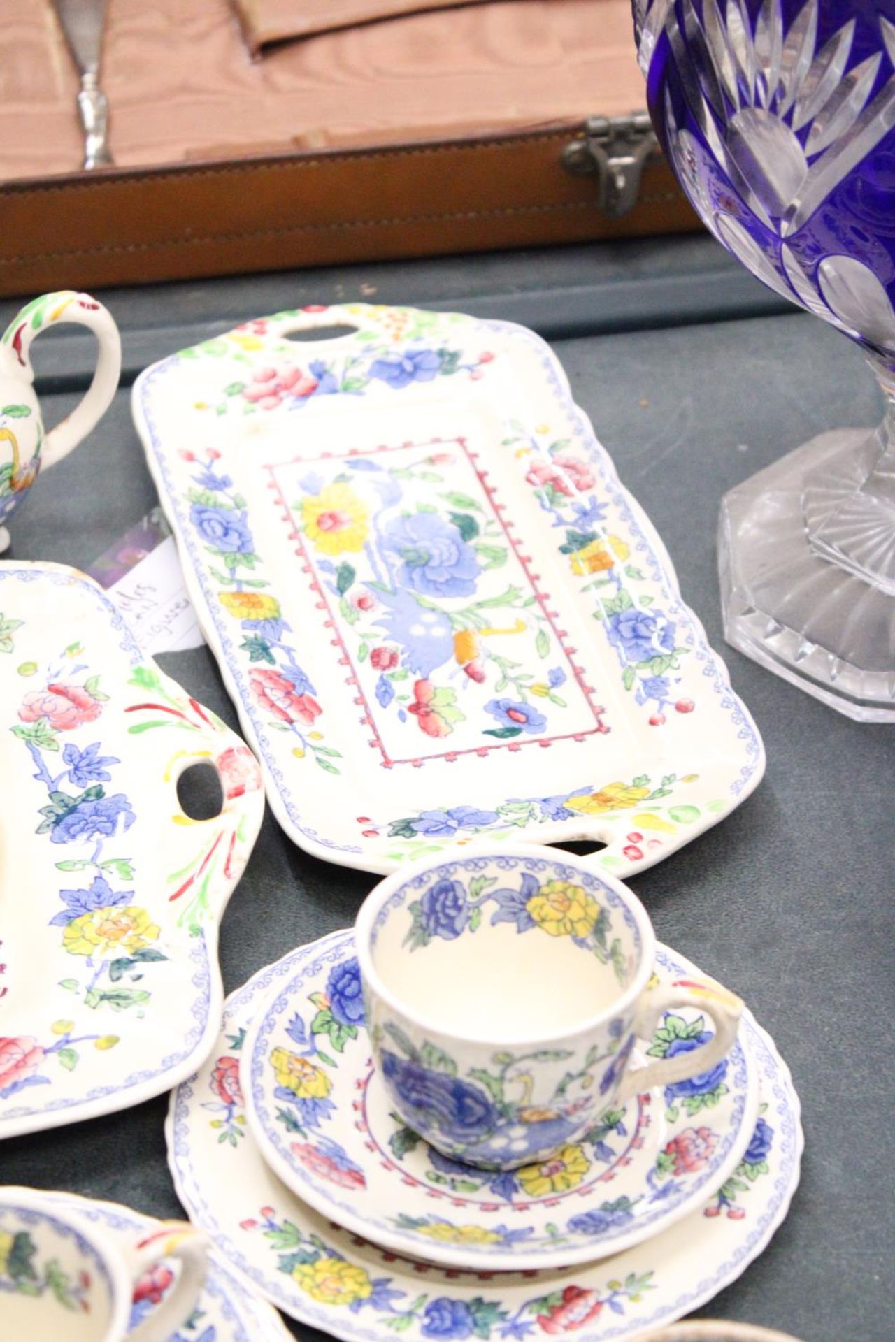 A QUANTITY OF MASONS "REGENCY" WARE TO INCLUDE A TEAPOT, CUPS, SAUCERS, PLATES ETC - Image 5 of 5