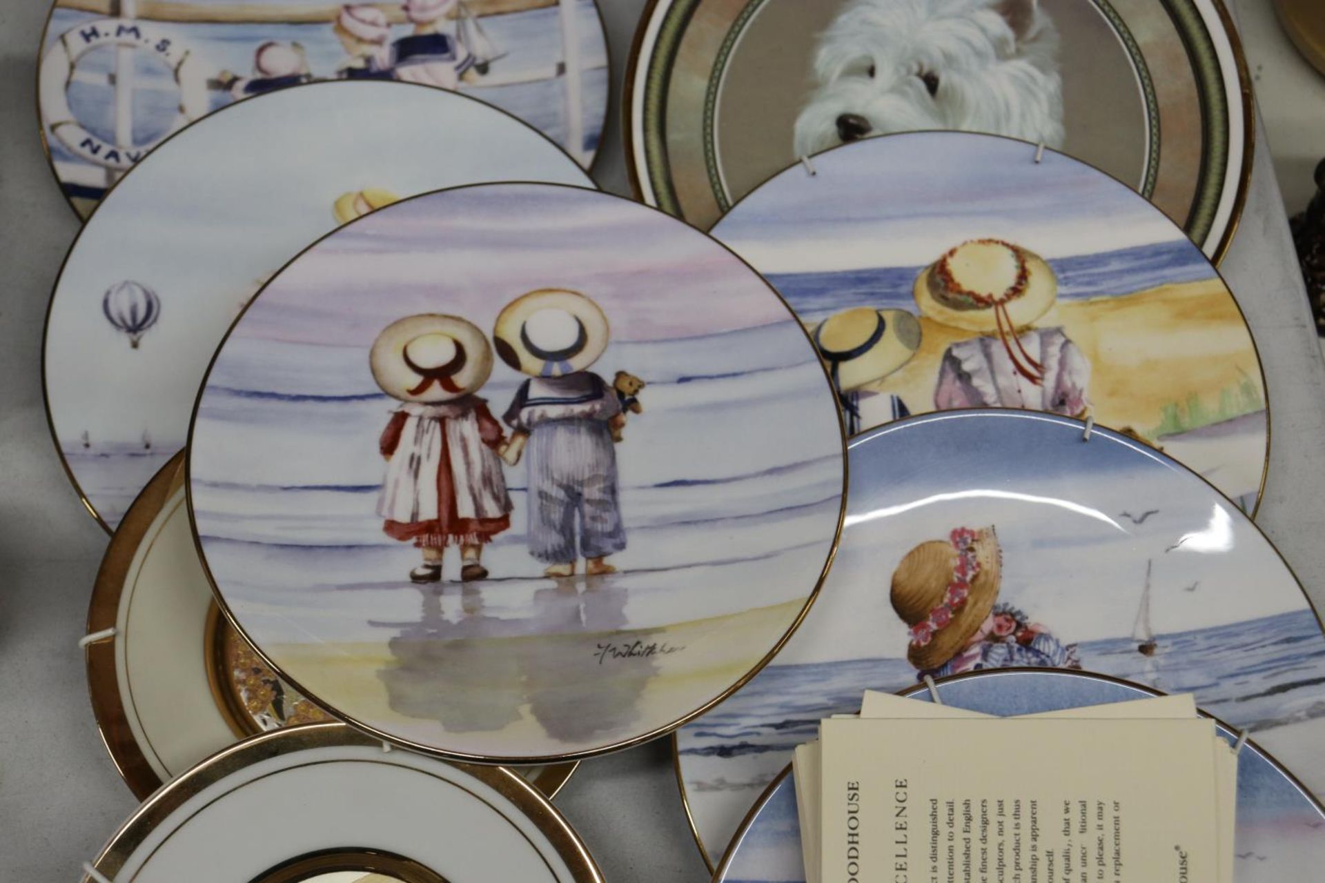 A COLLECTION OF THIRTEEN CABINET PLATES TO INCLUDE DOGS AND CHILDREN, SOME WITH CERTIFICATES - Bild 3 aus 4