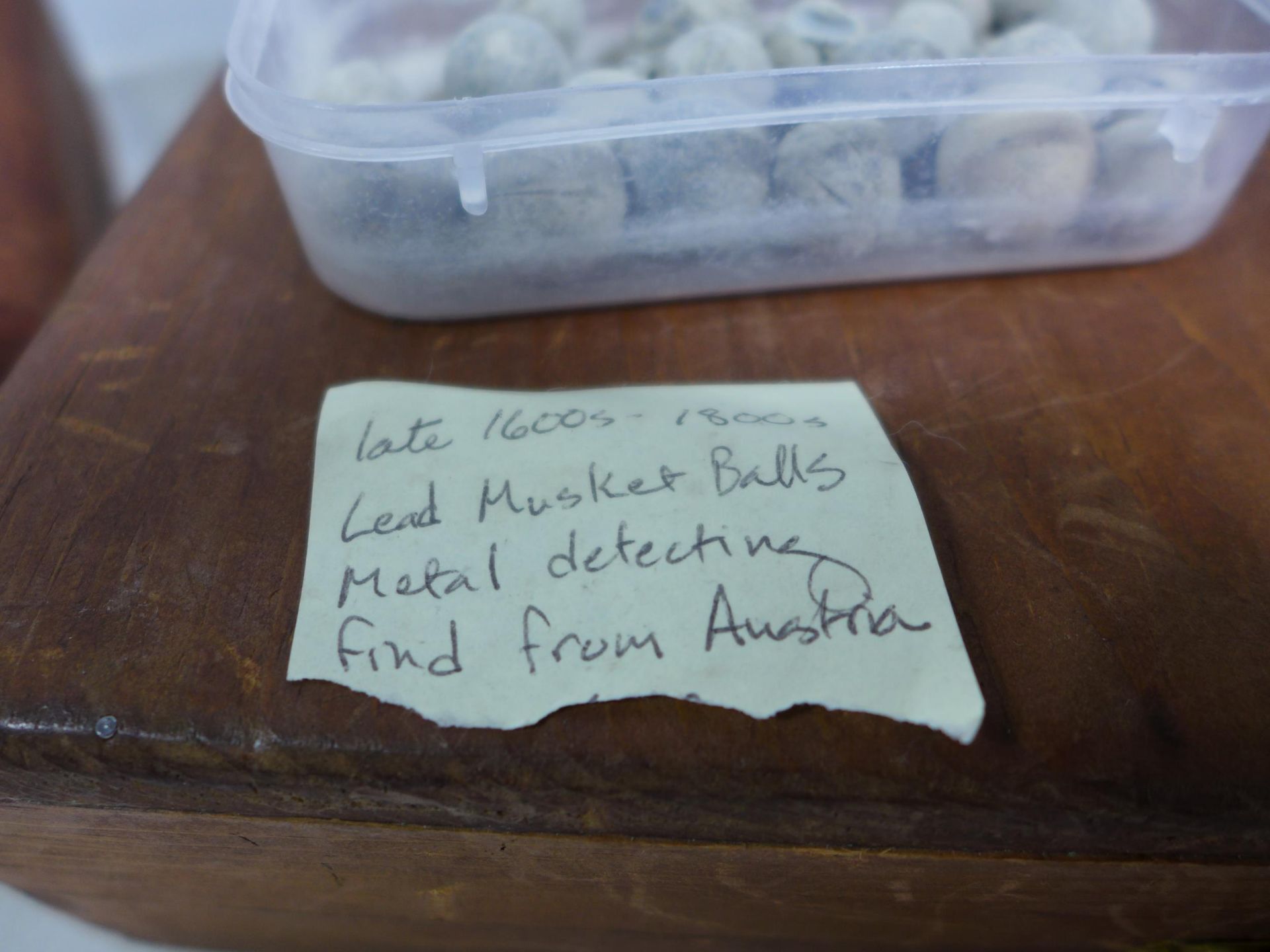 A BOX OF 17TH AND 19TH CENTURY LEAD MUSKET BALLS, TWO WOODEN BOXES - Image 2 of 4