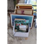 AN ASSORTMENT OF FRAMED PRINTS AND PICTURES