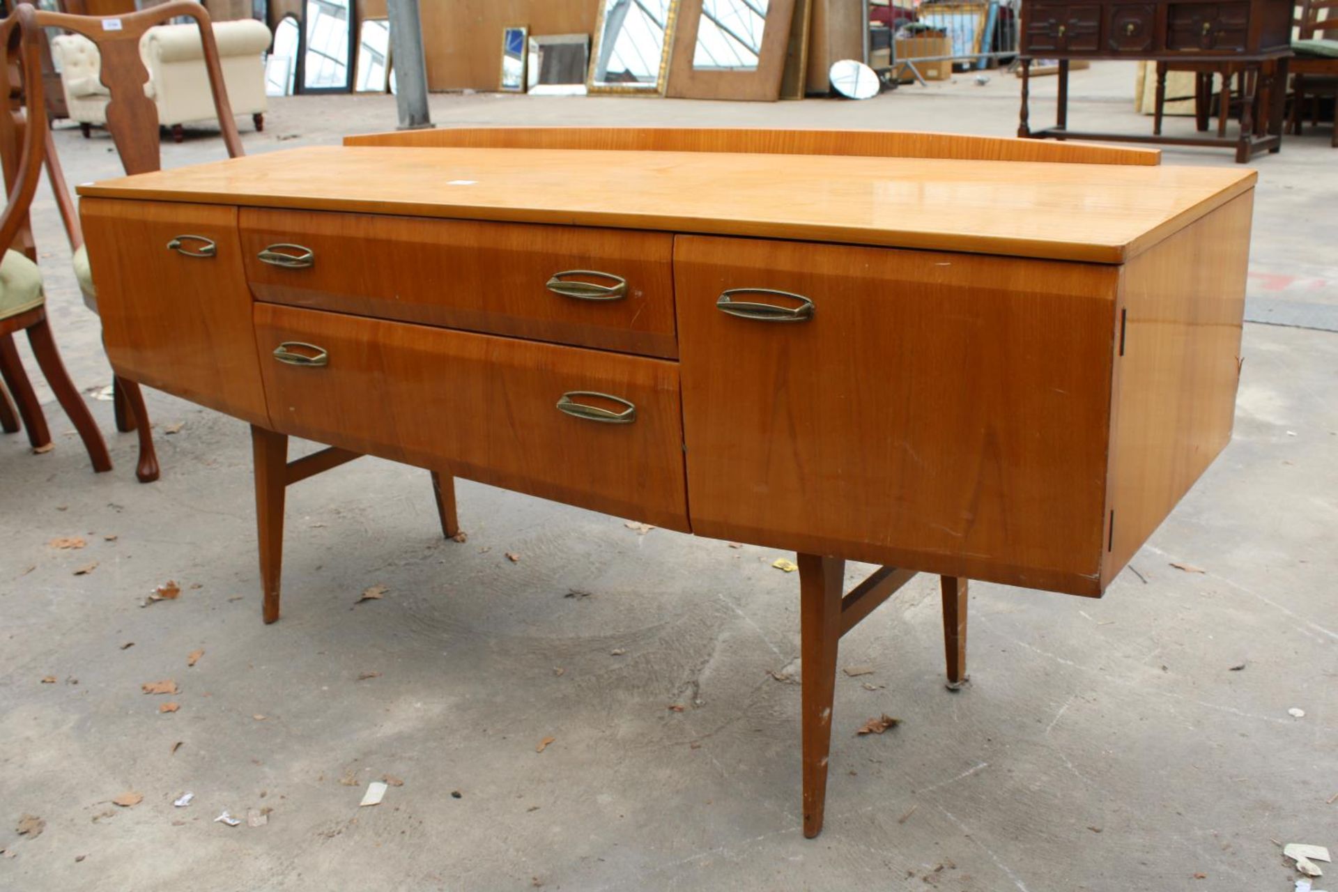 A MID 20TH CENTURY SATINWOOD DRESSING TABLE BASE, 62" WIDE - Image 2 of 4